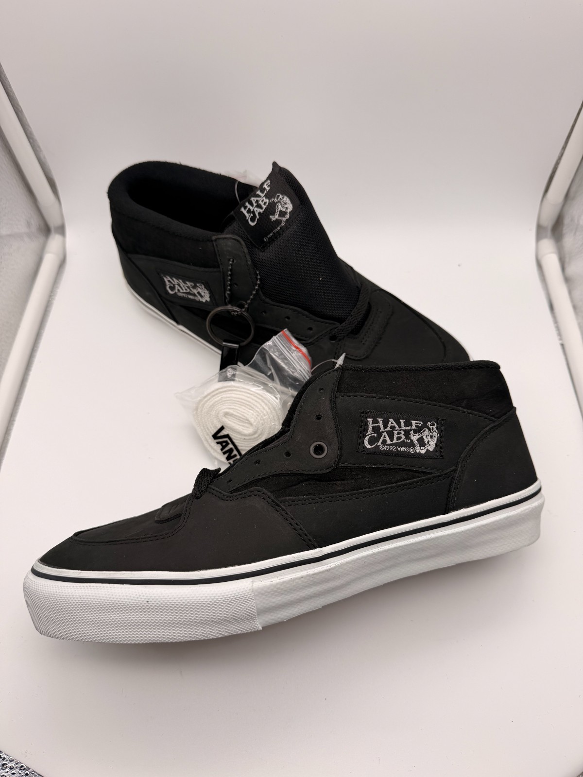 VANS SYNDICATE Half Cab \