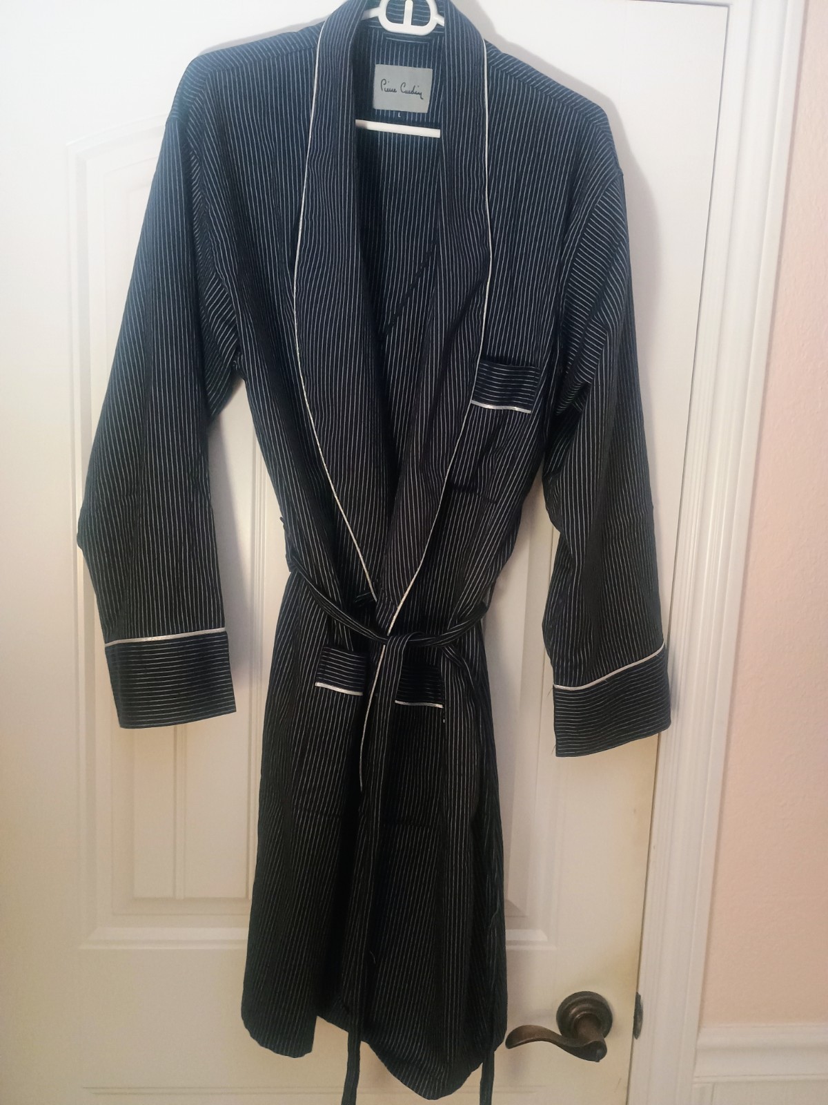VTG Pierre Cardin Black/Silver Metallic Stripe  Robe Size L 