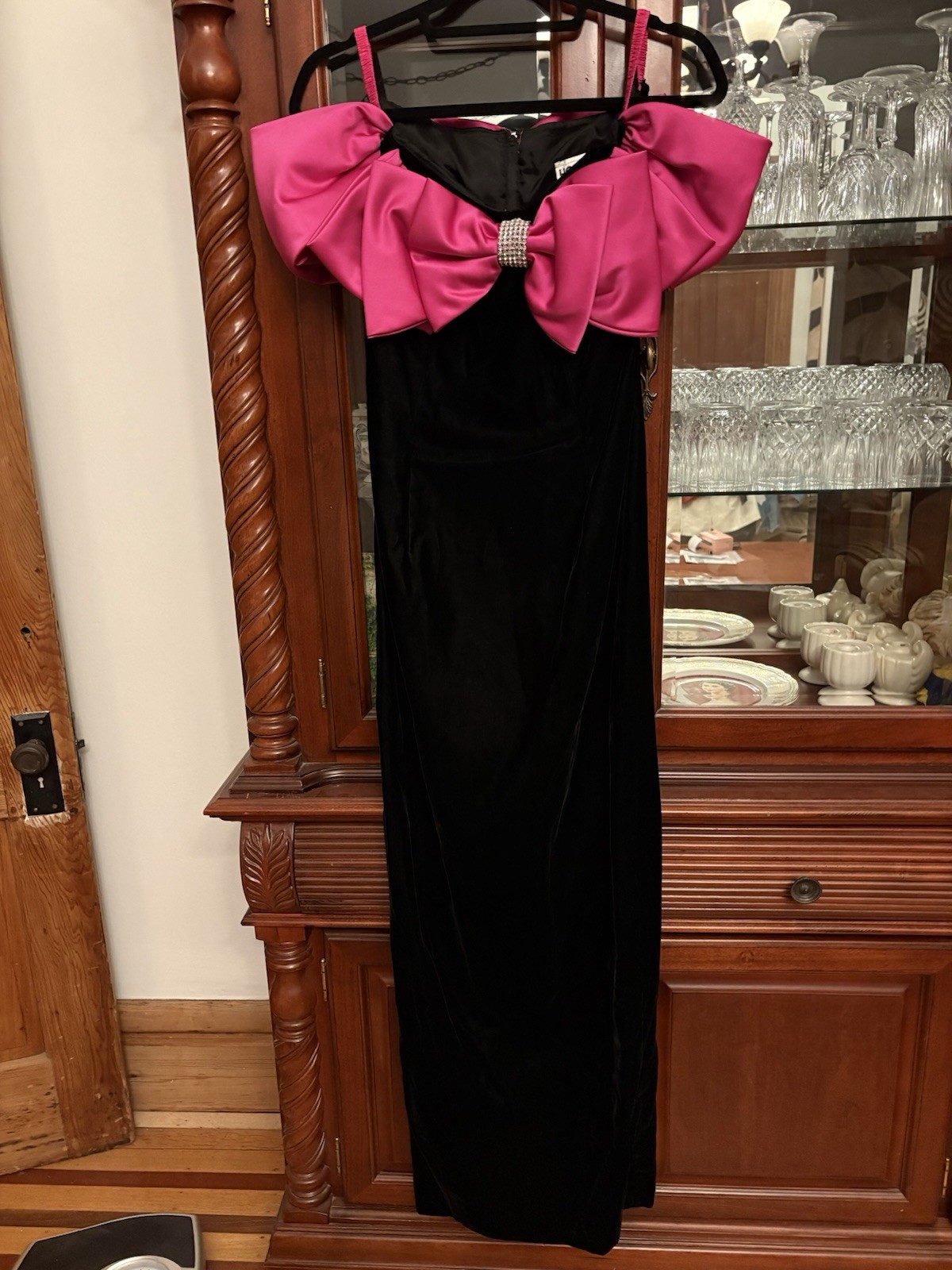 Dramatic Black Velvet With Hot Pink Bow Dress Vintage 90’s Size S
