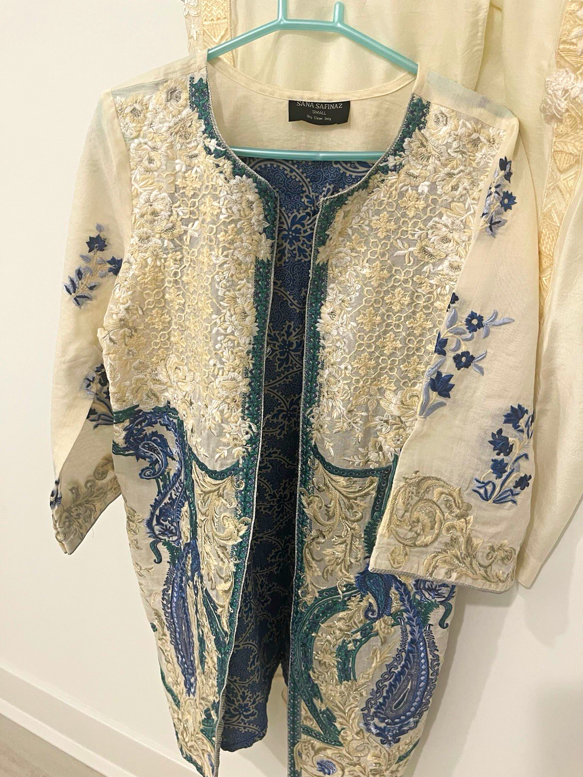 Sana Safinaz Women’s Pakistani Embroidered coat with inner and embroidered paint
