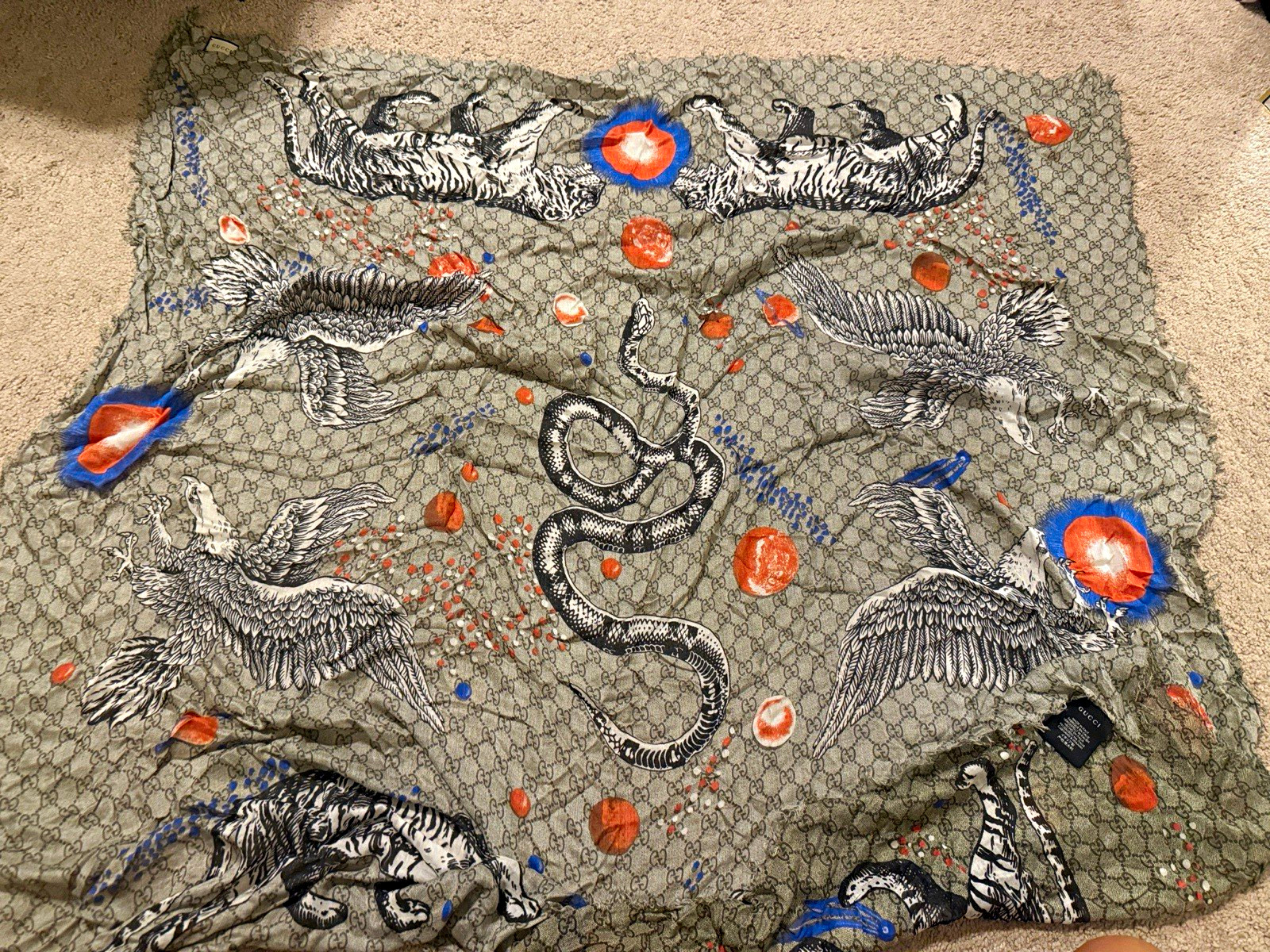 Gucci GG Logo Tiger Animal Print Wool Silk Fringe Wrap Scarf Gray 180x70