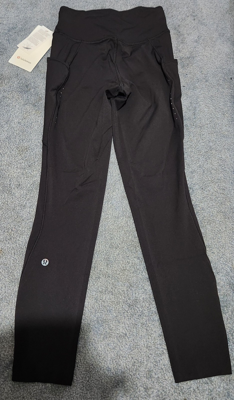Lululemon: Fast and Free HR Tight 25” *Pockets*, Size 4, New with Original Tag