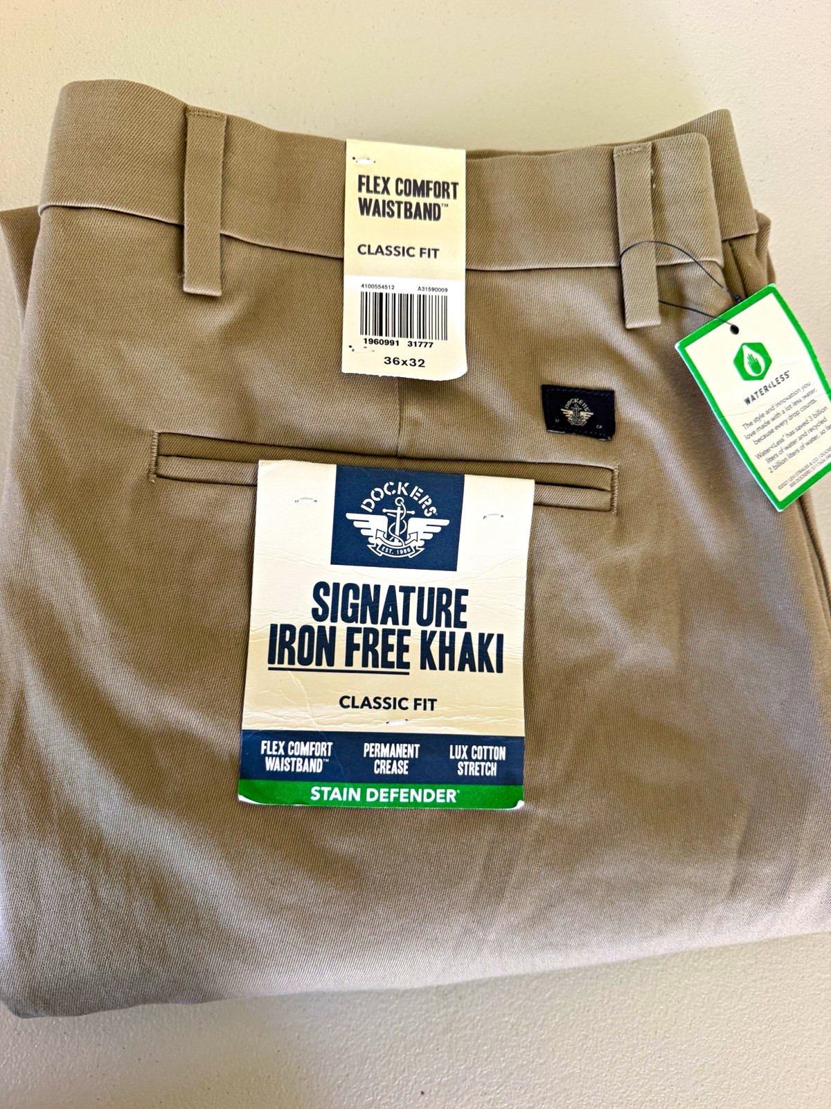 NWT Dockers Signature Iron Free Khaki Mens 36x32 Classic Fit Straight Twill Pant