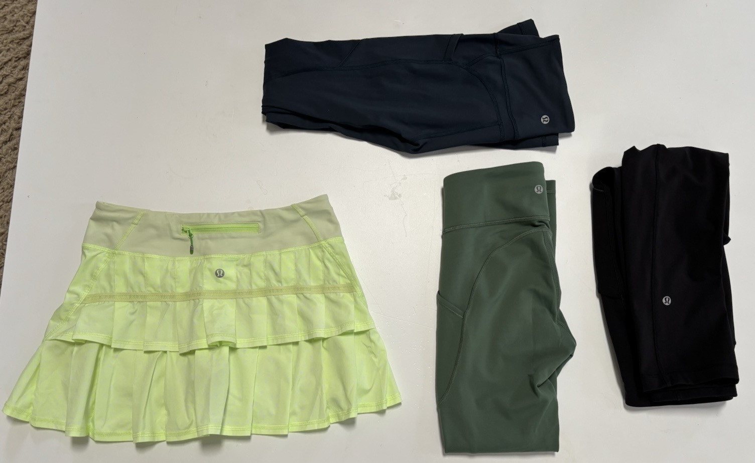 Lululemon Lot of 4 items 3 Leggings 1 Skirt Women\'s