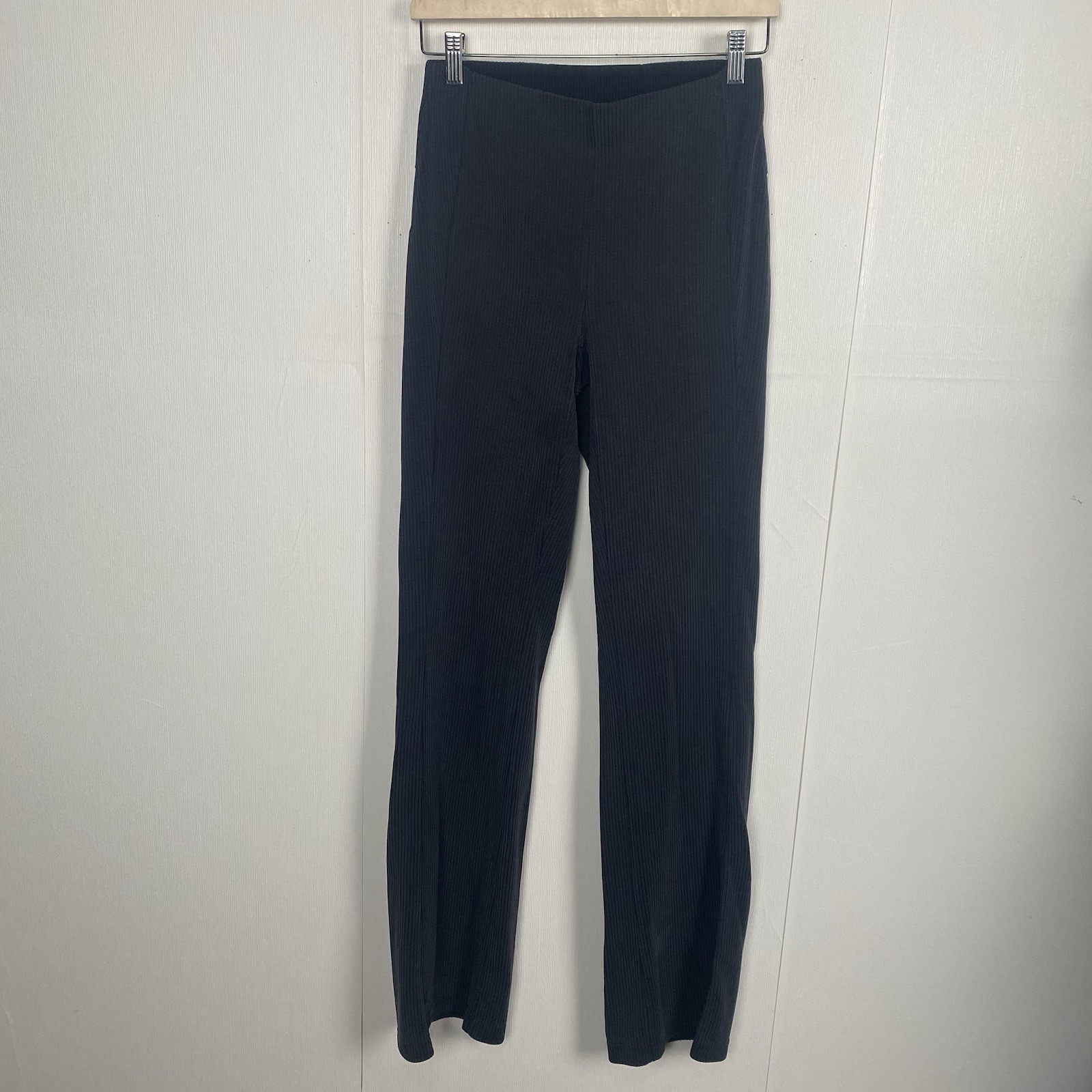 Lululemon Ribbed Softstreme Flared Pants Gray Gray Women’s Athleisure Size 6.