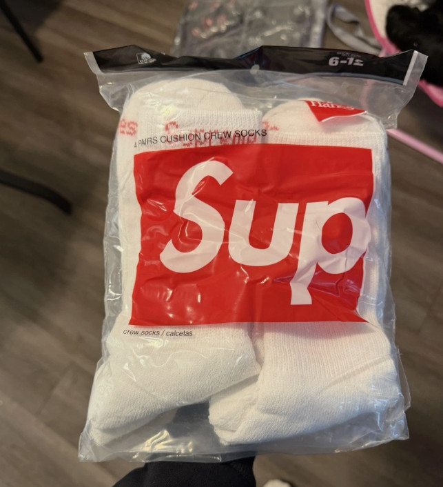 Supreme X Hanes Crew Socks - White, Pack of 4, Size 6-12
