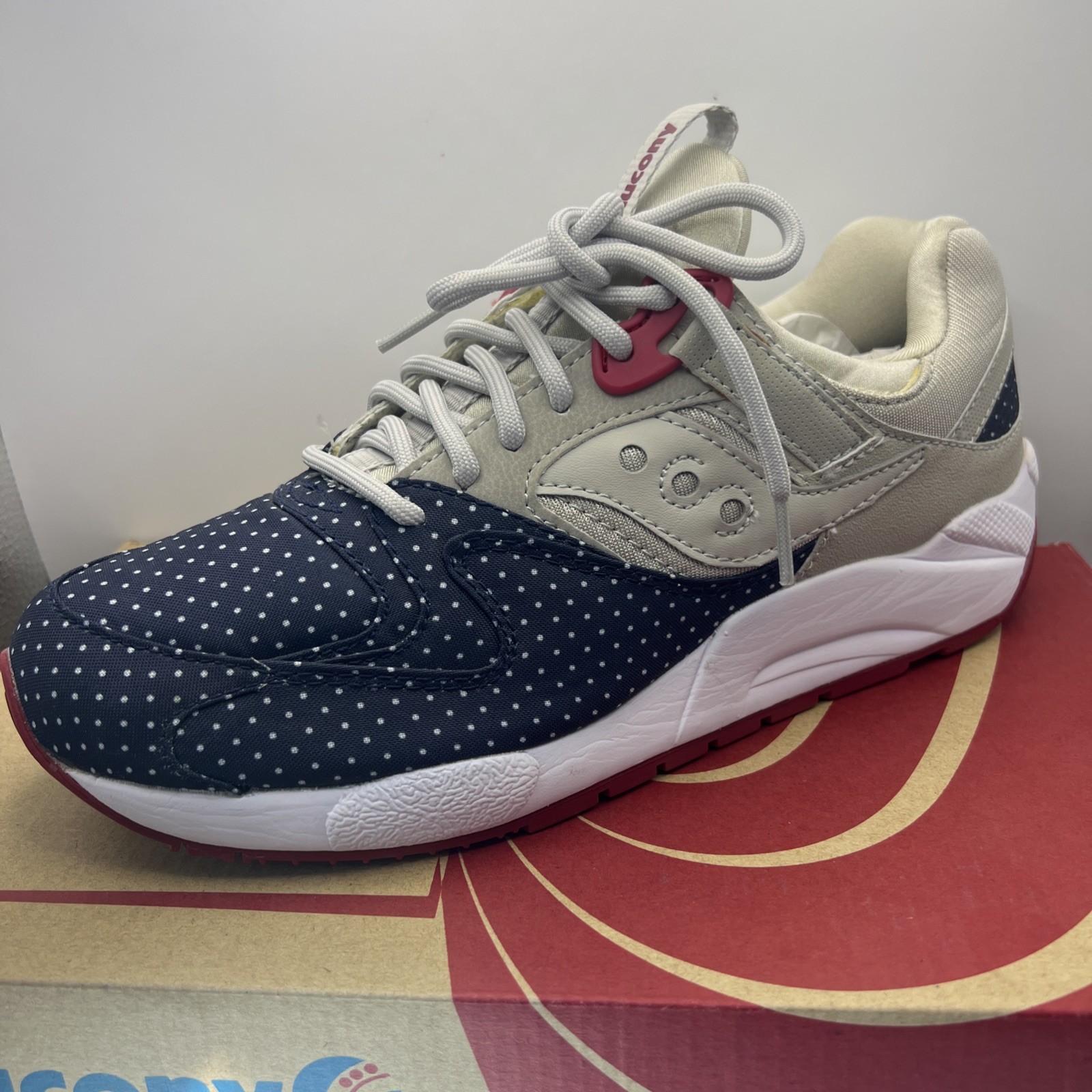 New Saucony Mens Grid 9000 Size 8 Tan Blue Dots S70256-1