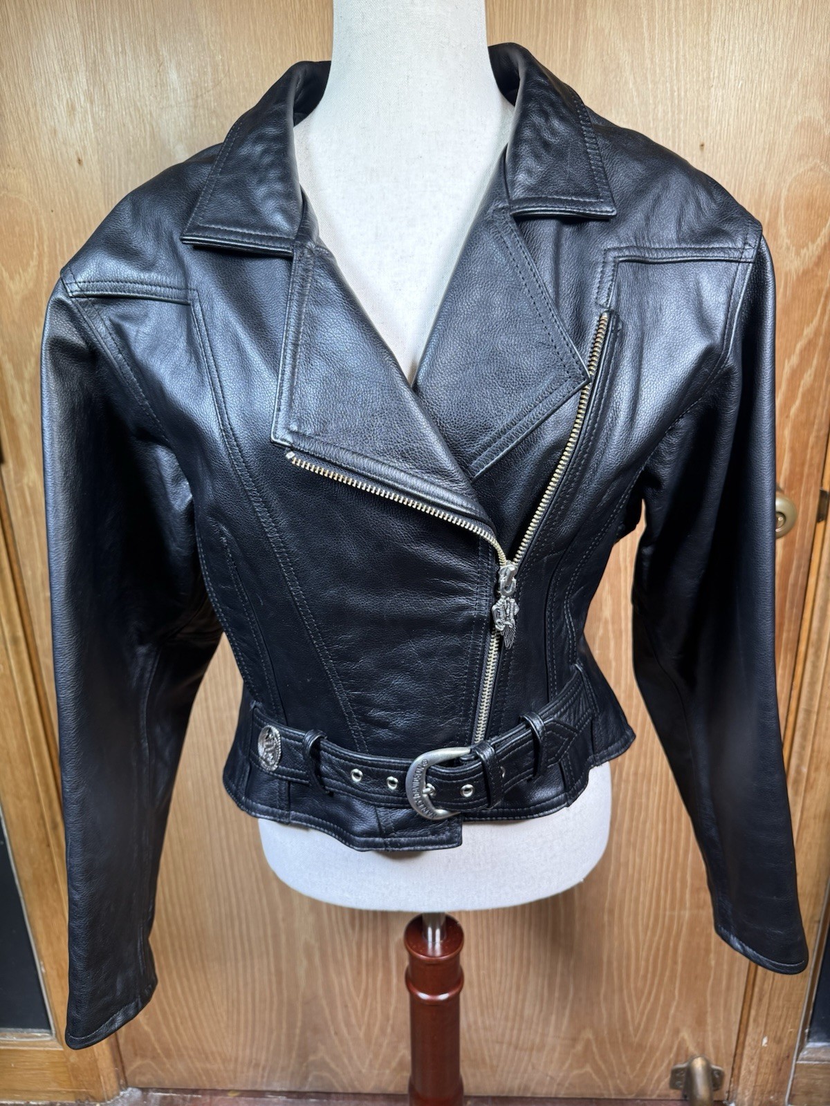 Vintage 90s Harley-Davidson Women’s Studded Leather Biker Jacket (Medium / M/W)