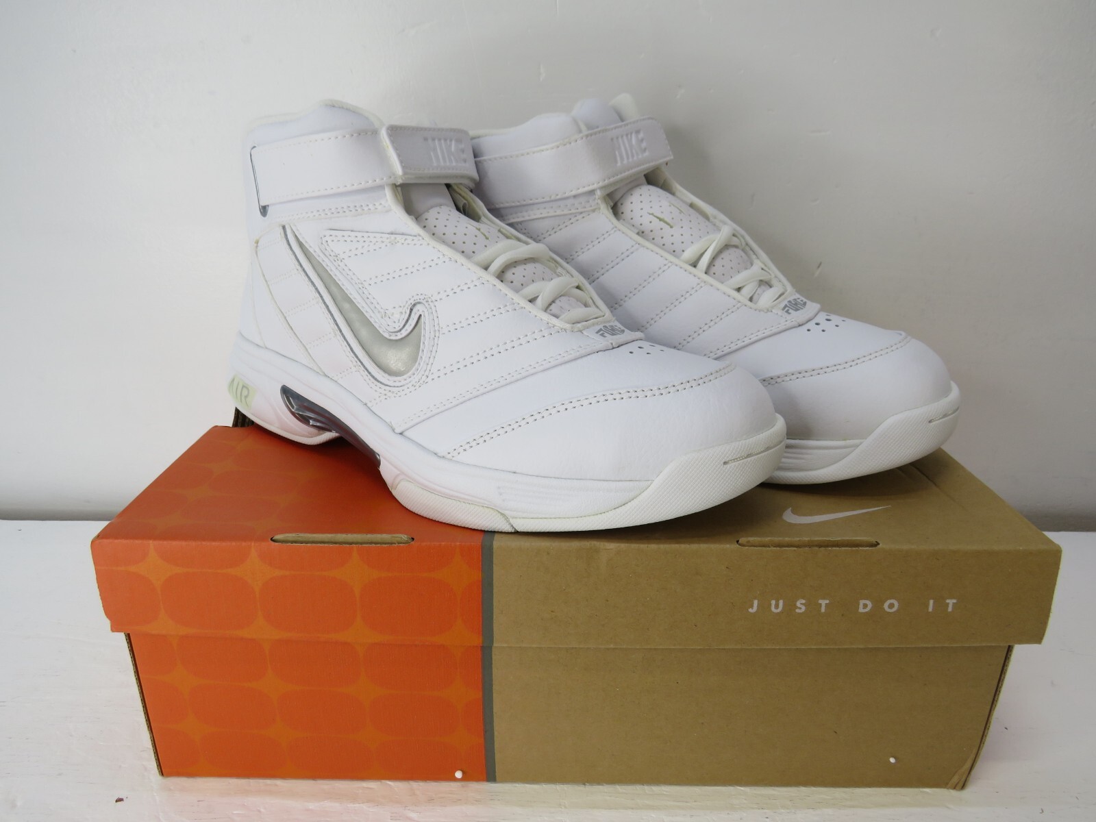 vintage Y2K Nike Air Force Lockdown white Size 7 1/2 NIB NOS