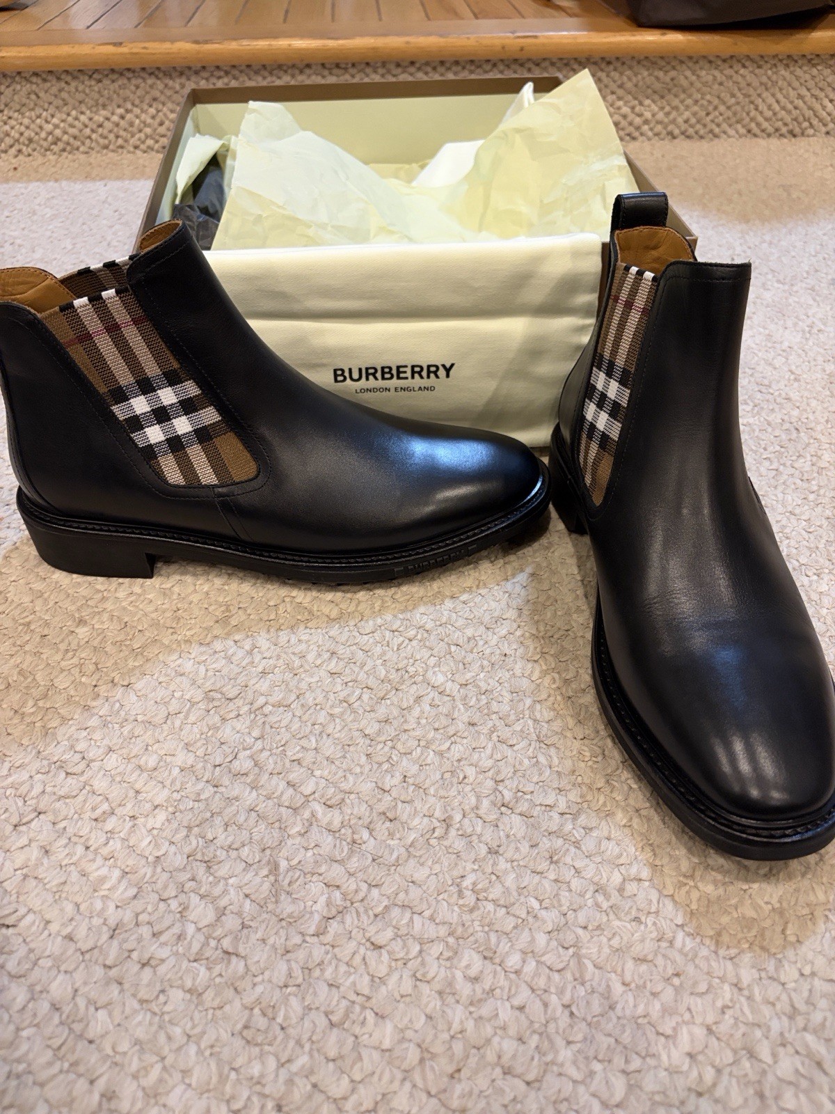 Authentic BURBERRY Men\'s ALLOSTOCK Black Leather Check Chelsea Boots 43 EU 10 US