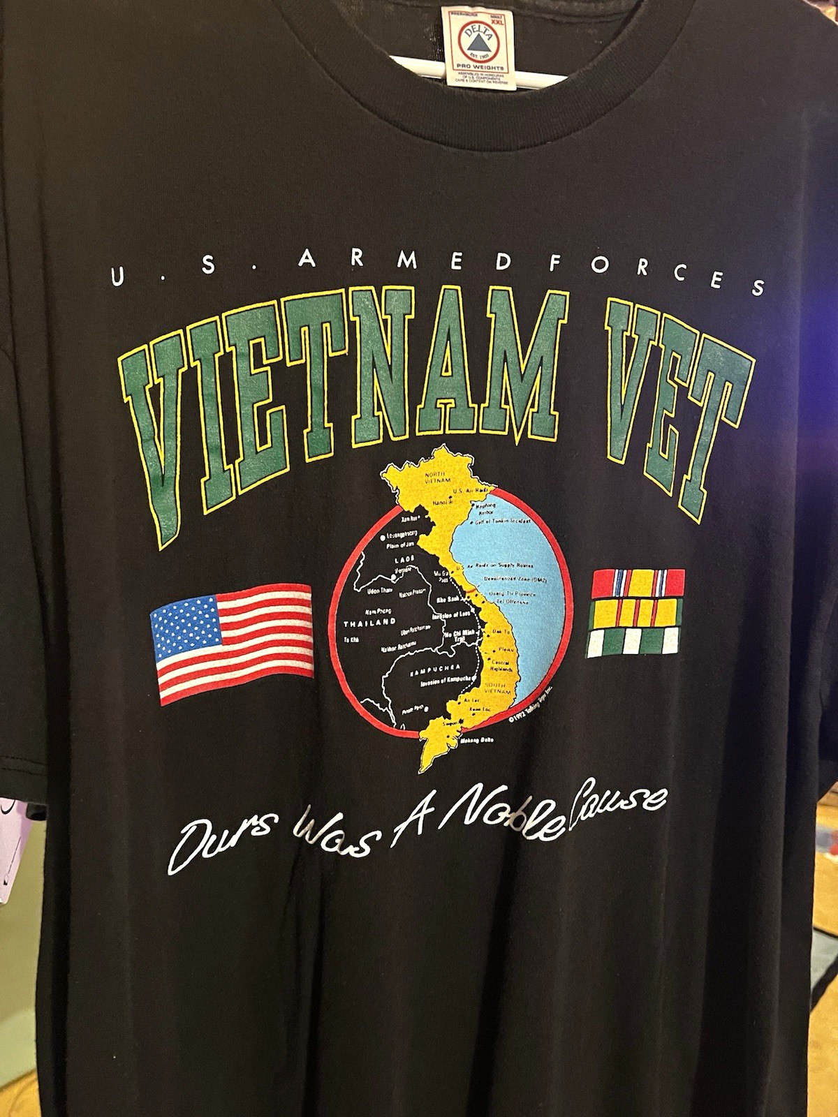Delta Pro Weight Men’s 2XL Black Vietnam Vet U.S. Armed Forces Graphic Tee