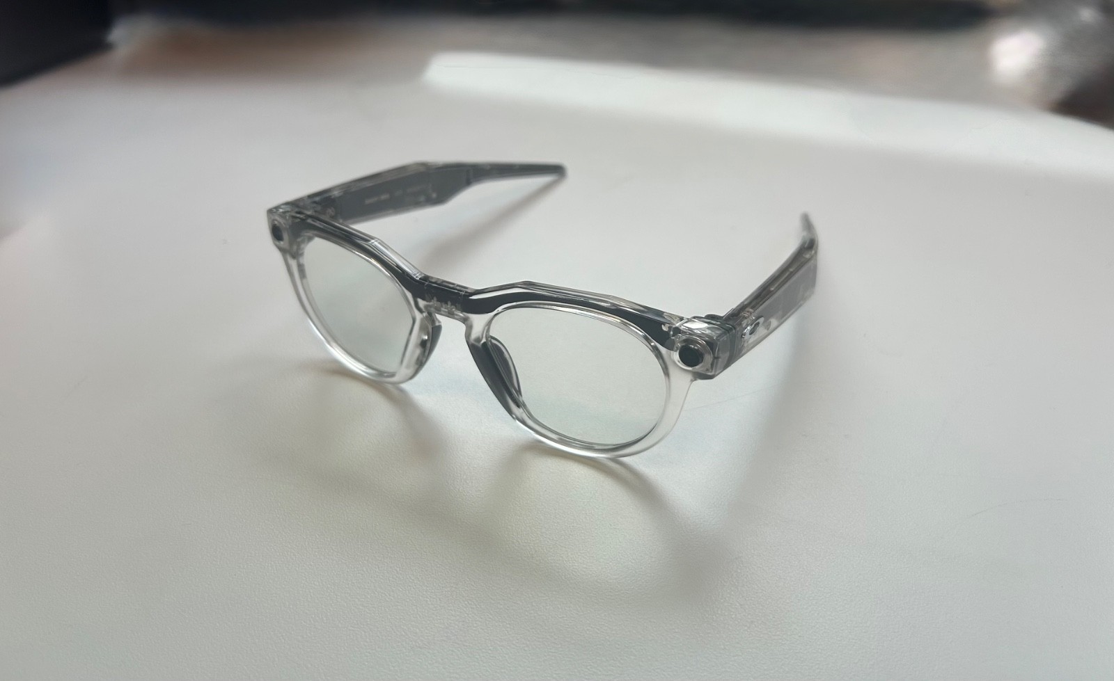 Oakley Meta HSTN Smart AI Glasses, Clear Frame-Transitions W/ Case