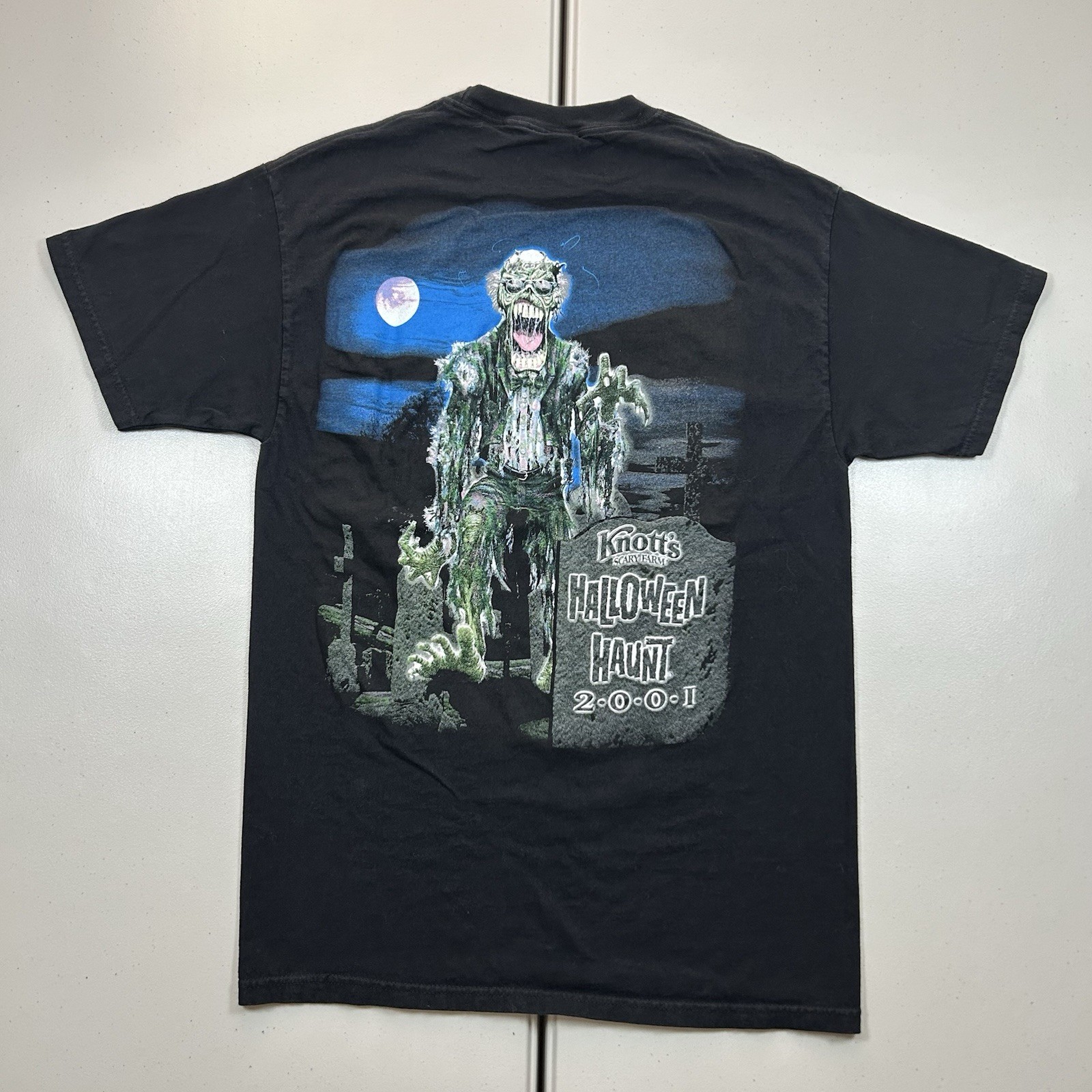 Vintage Knott\'s Scary Farm Halloween Haunt 2001 Graphic Shirt Zombie Horror Sz M