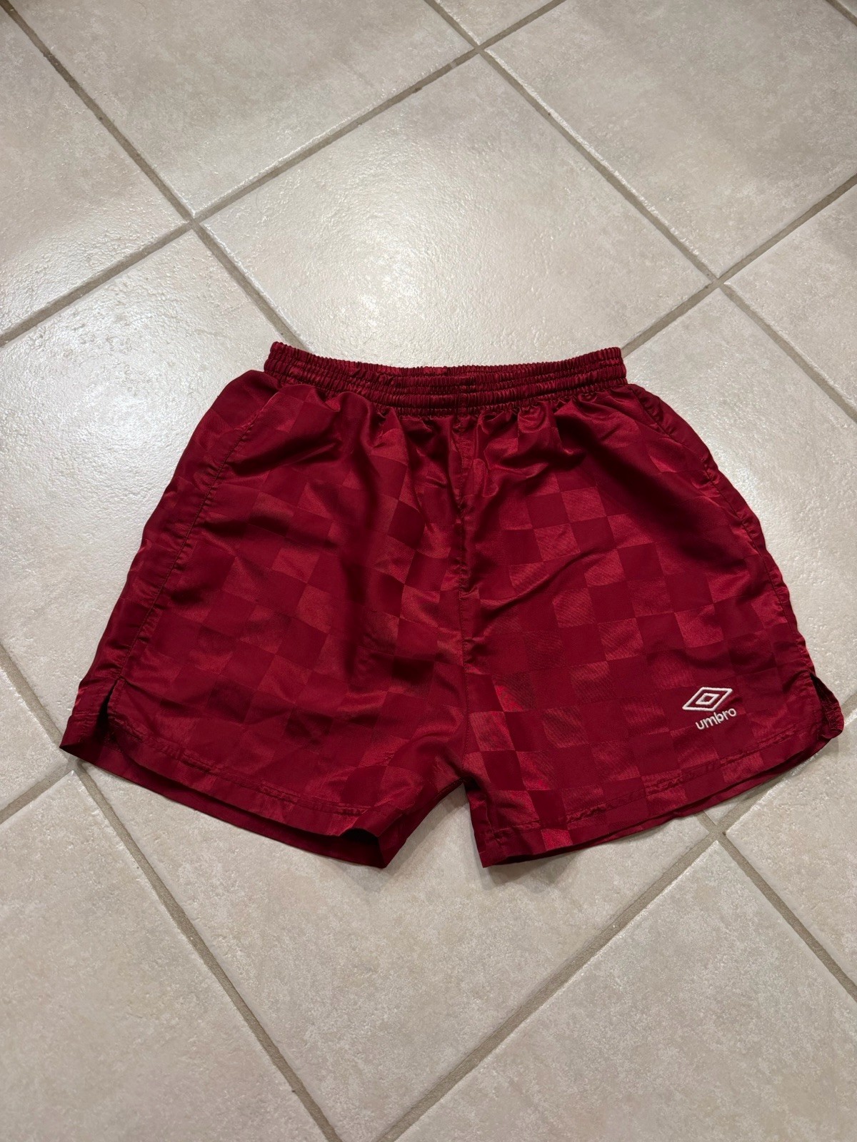 Umbro Men\'s Vintage 90s Checkered Maroon Shorts size M/L