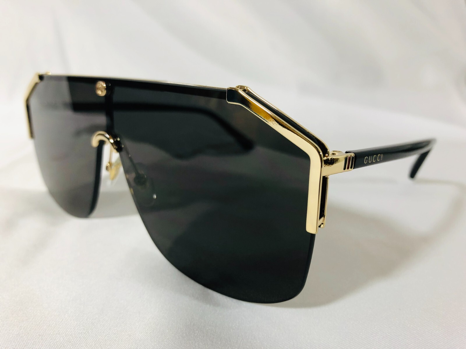Authentic New Gucci GG0291S Gold / Grey Lens Shield Sunglasses 100% UV