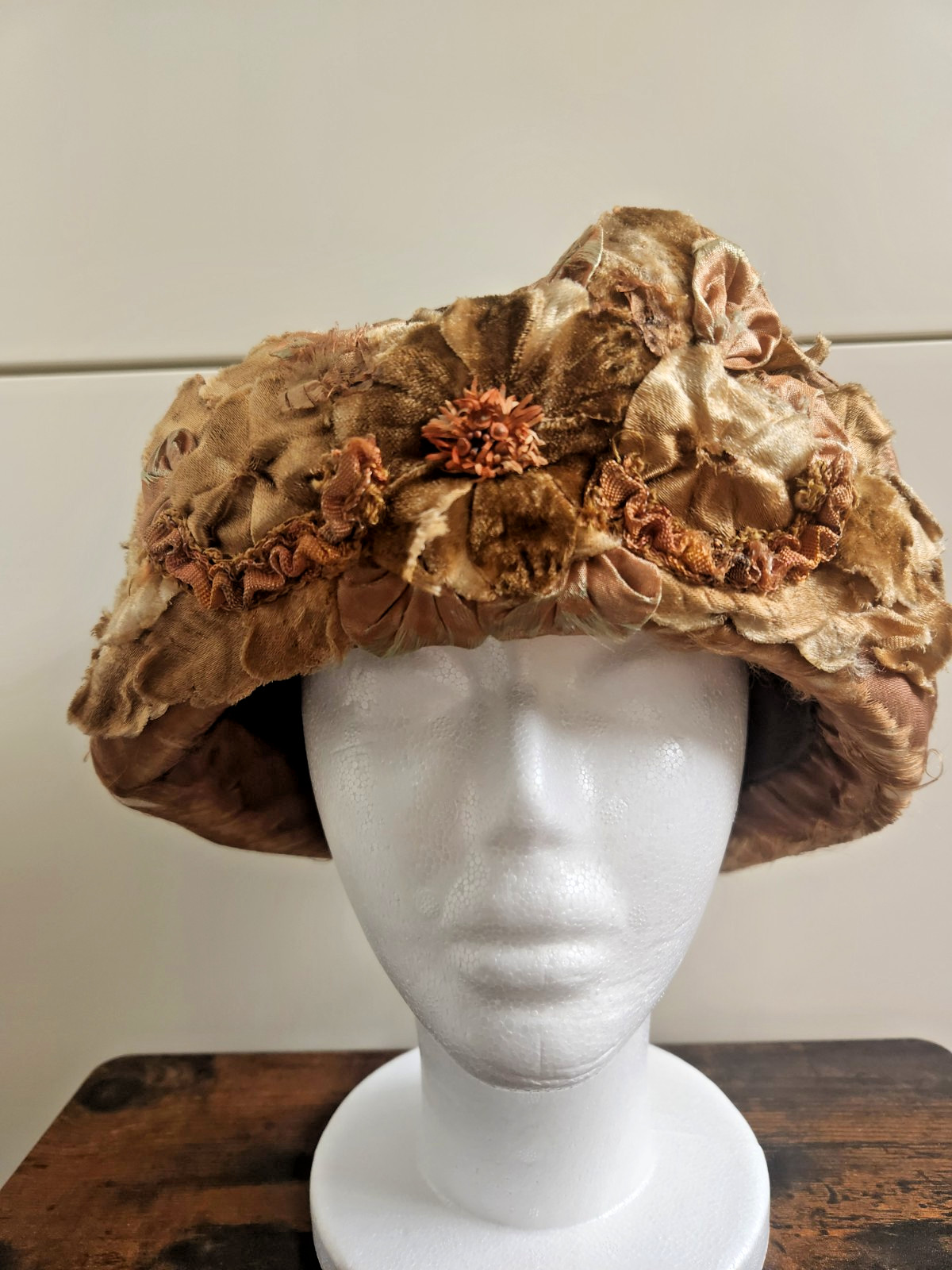 1920’s Cloche hat with an Upturned Brim, authentic vintage