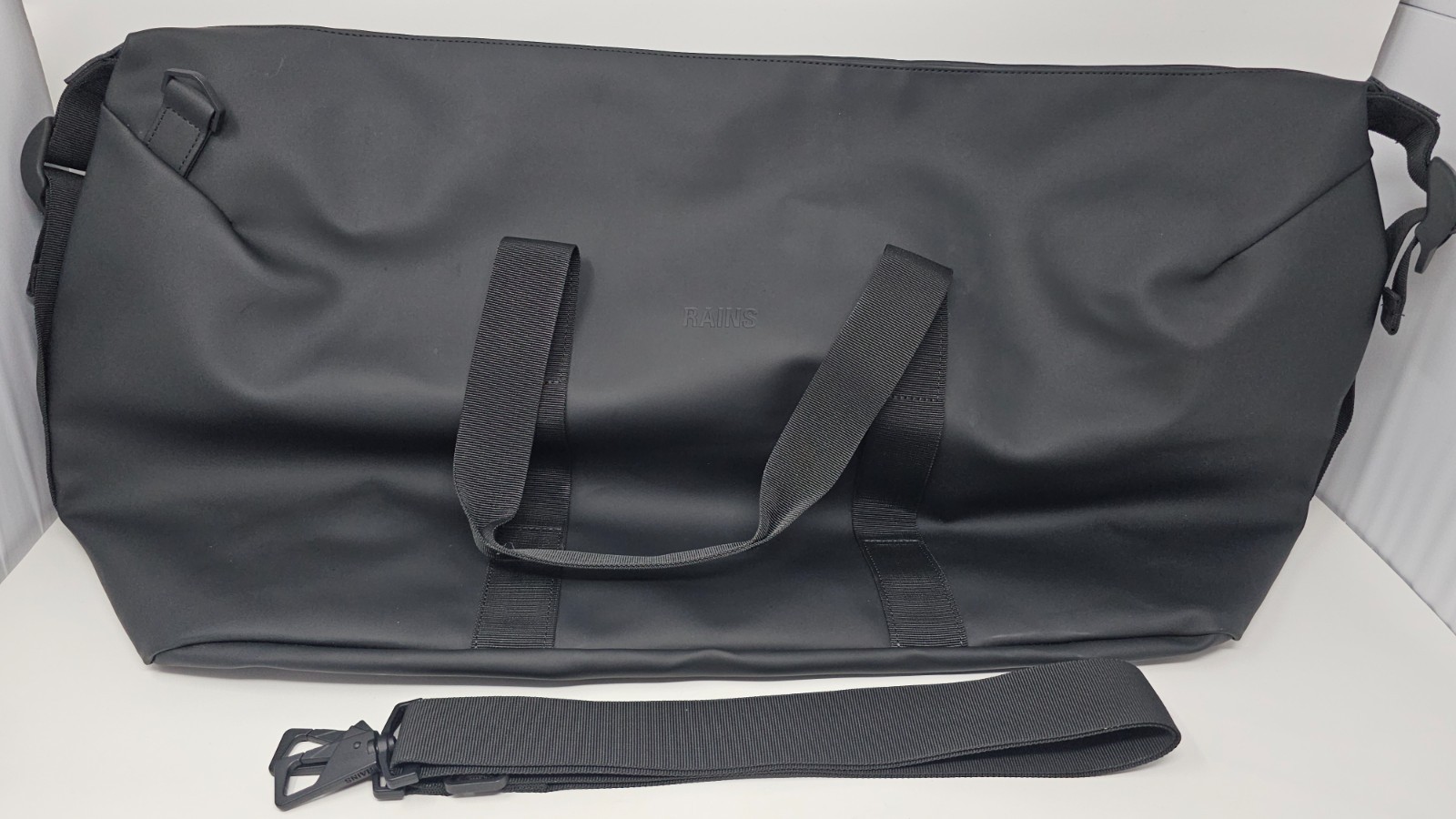 RAINS Hilo Weekend Bag W3 Waterproof Travel Duffle w/ Strap - Black *FREE SHIP*