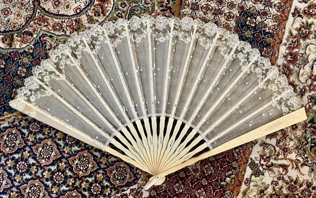 Folding Fan  Material: Bone, Lace  Era: Victorian (1837–1901) or Early 20th