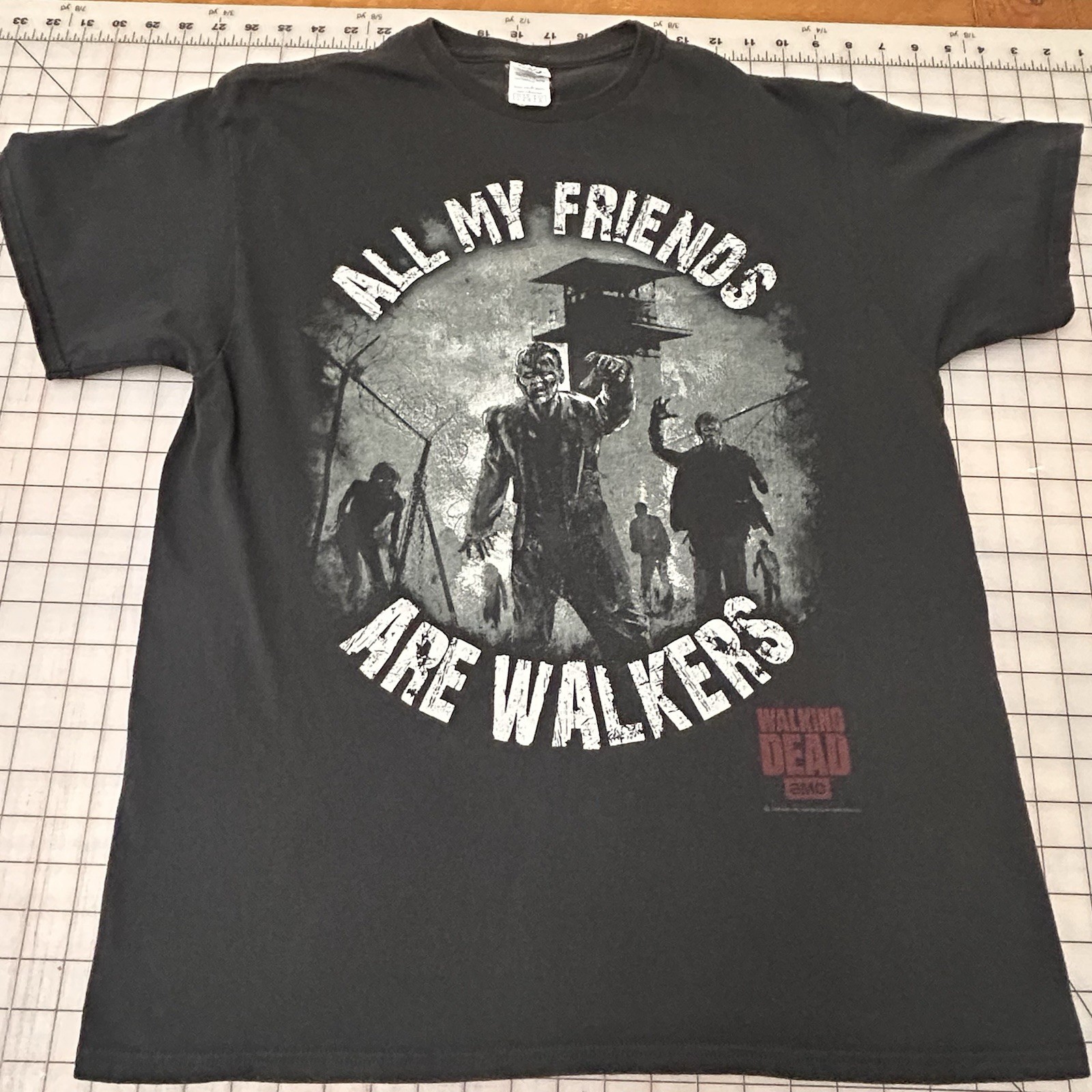 AMC\'s THE WALKING DEAD-ALL MY FRIENDS ARE WALKERS Black-LARGE T-Shirt 2014