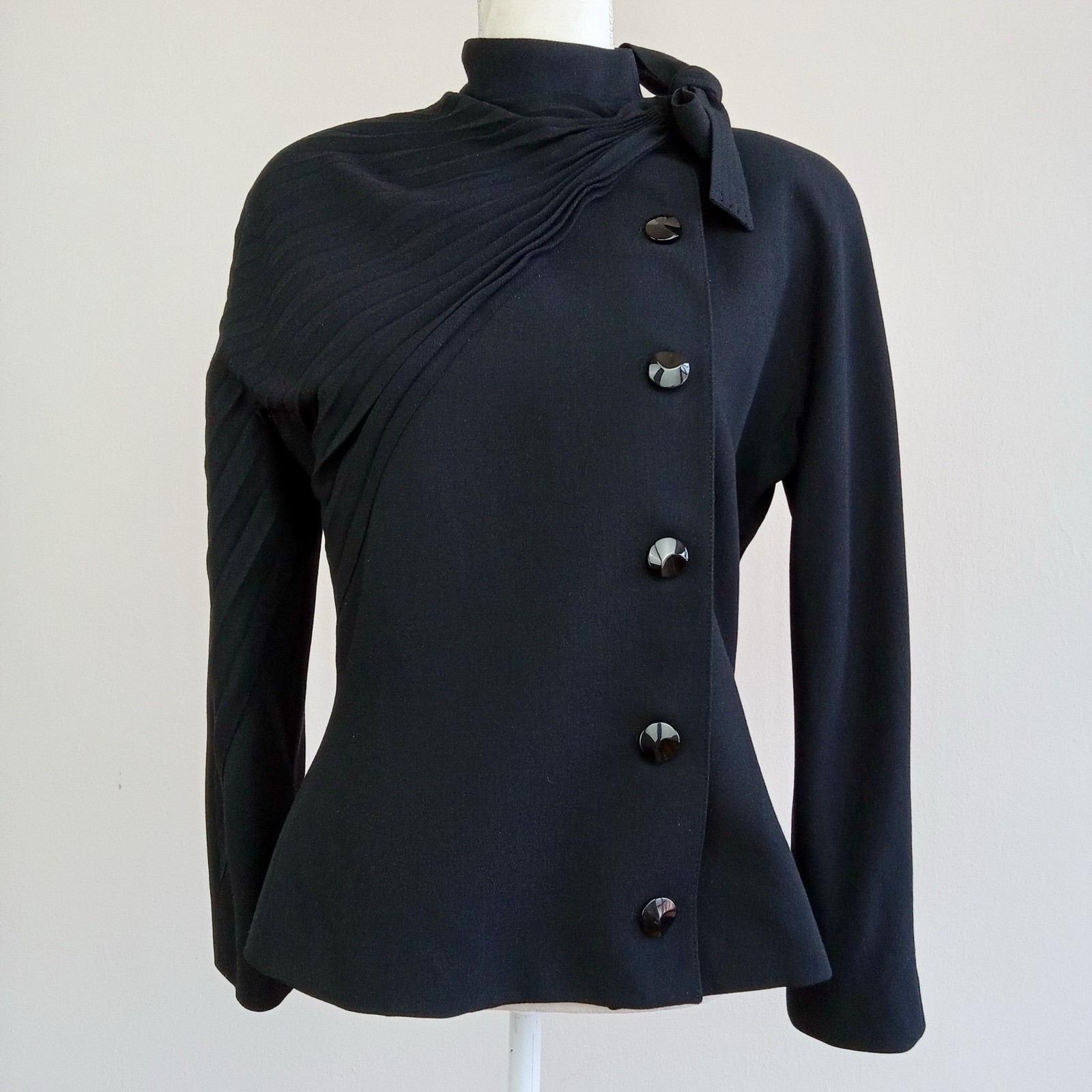 10/44 Vintage ISTANTE by VERSACE Womans Black Asymmetrical PLEATED Blazer Jacket