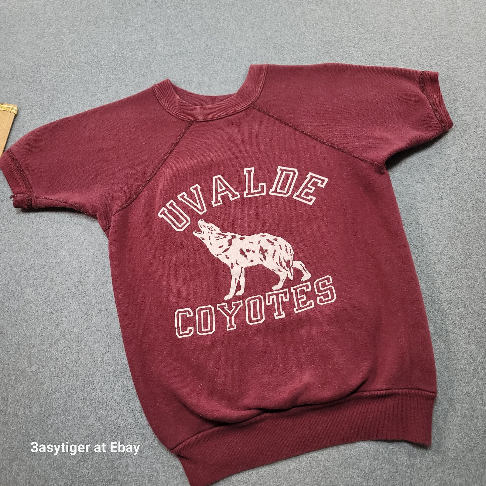VTG Velva Sheen 80s UVALDE COYOTES Maroon Crewneck Sweatshirt Short Sleeve Men S