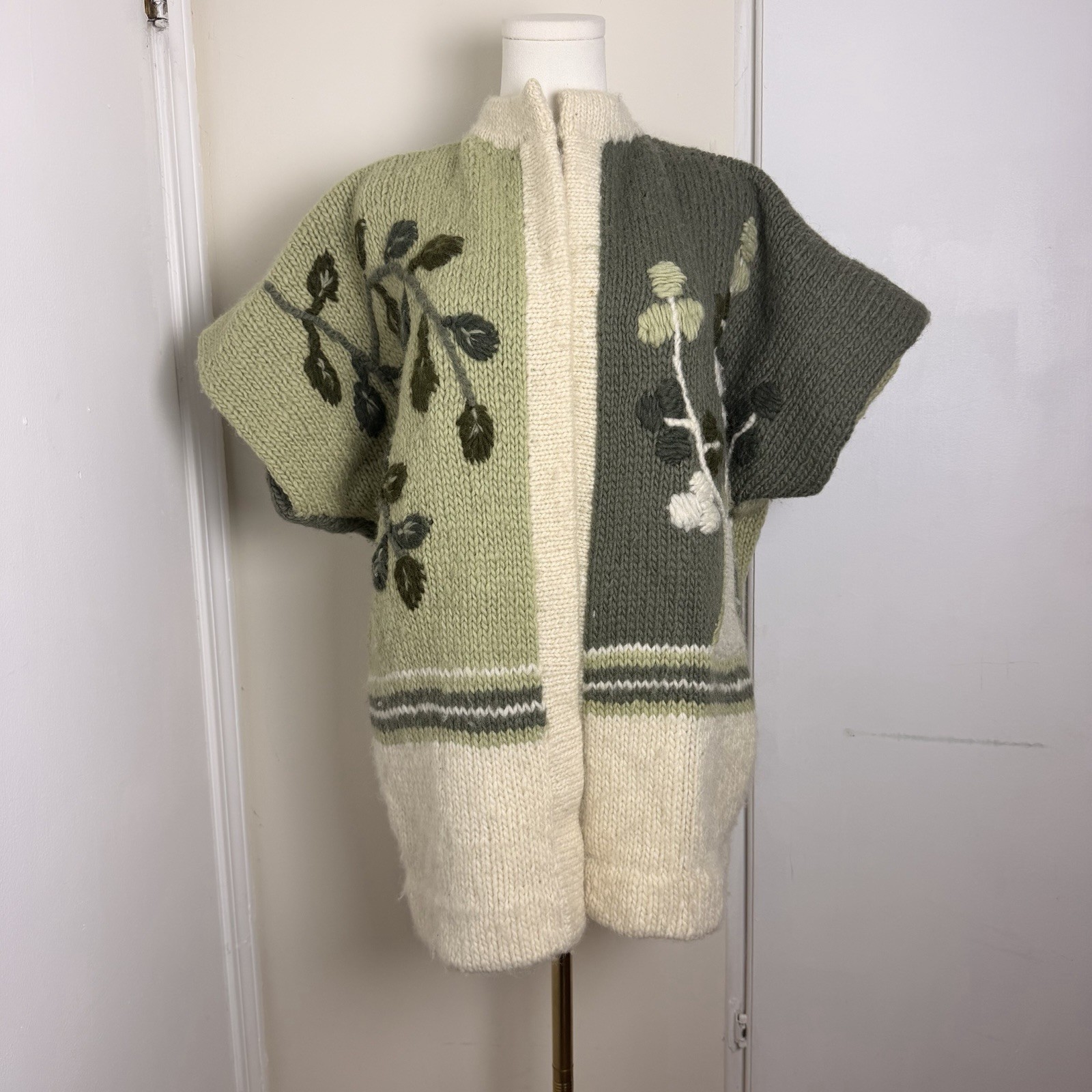 DOBRILA Rare VTG 100%Pure Wool Hand Knitted In Yugoslavia Short Sleeve Cardigan