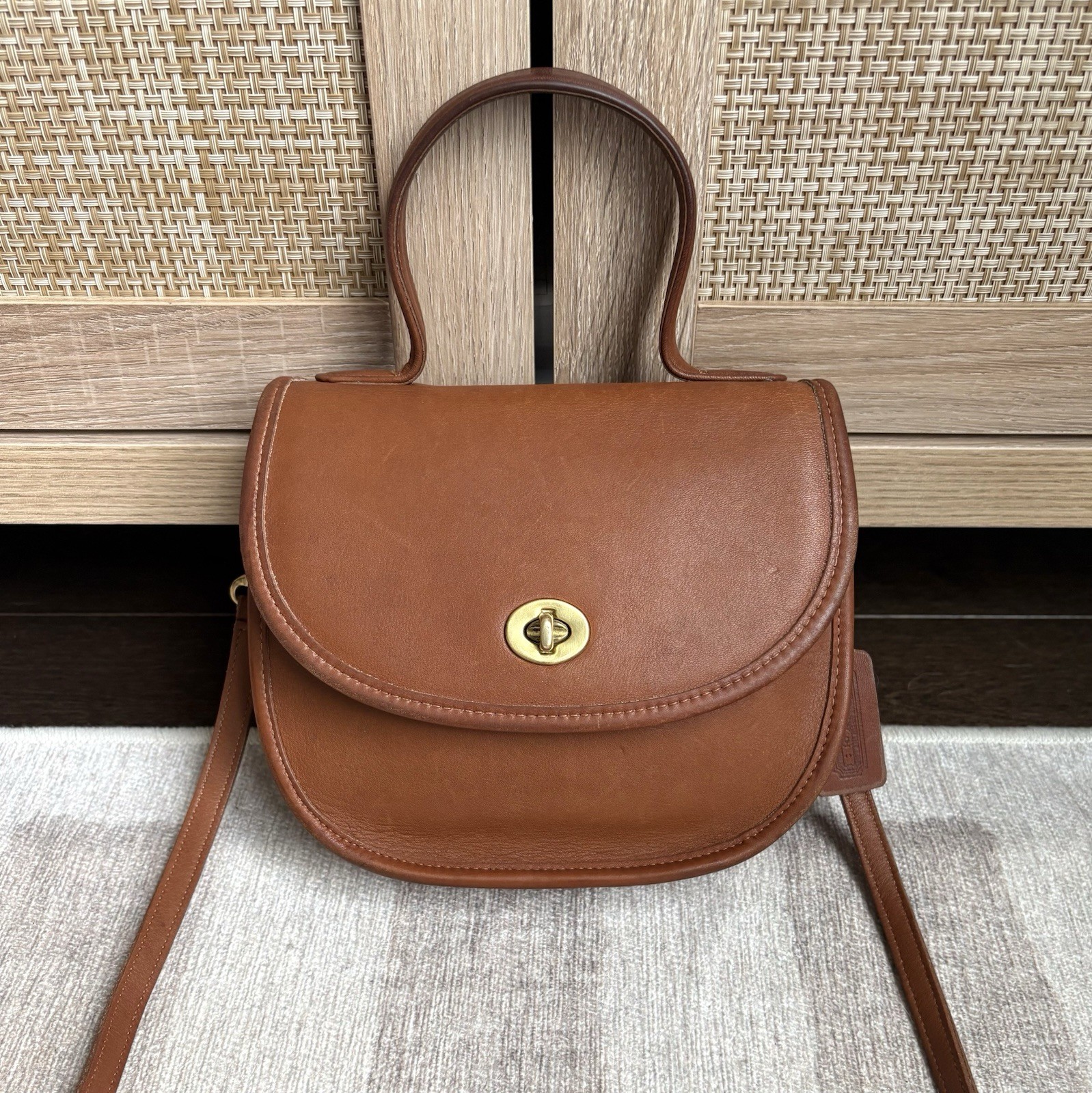 COACH Vintage Bella Court British Tan Satchel Crossbody  Shoulder Handbag 9957