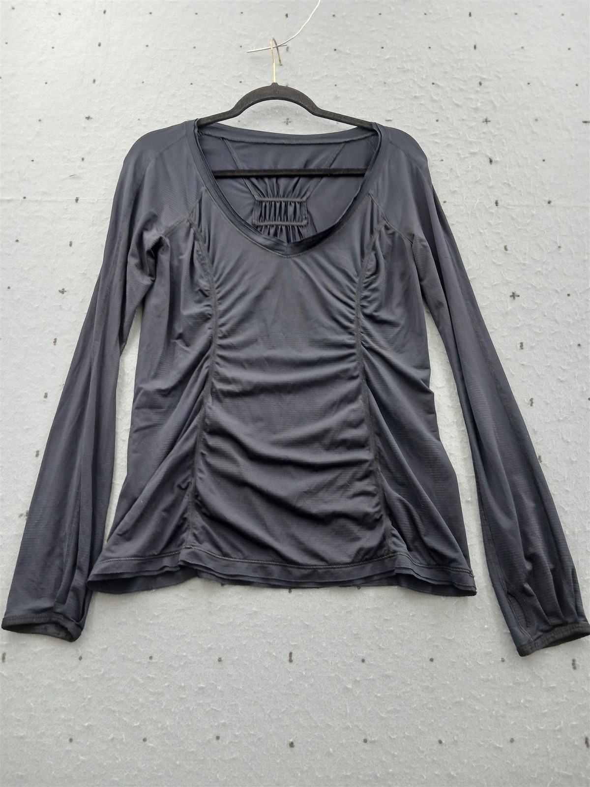 Lululemon Women Size 6 Long Sleeve Run Top Charcoal Gray Thumbhole Ruched Scoop