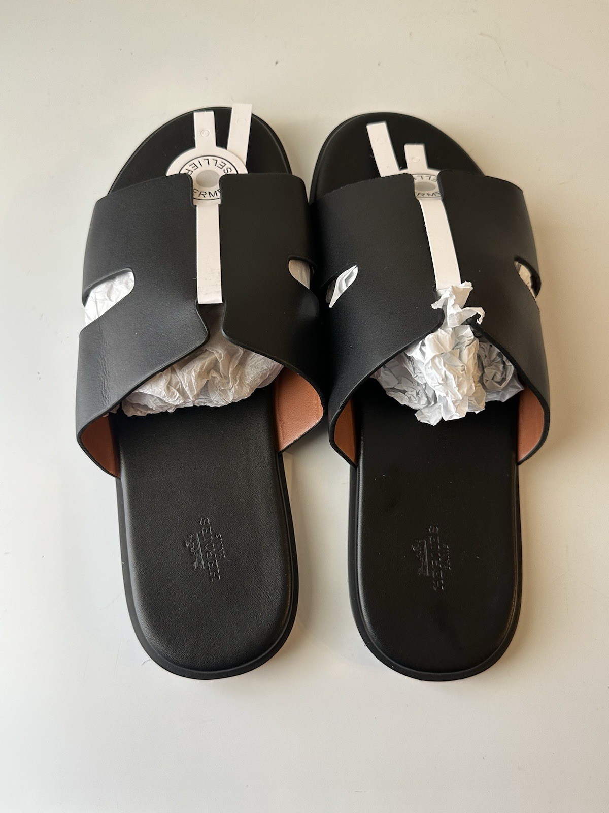 Hermès Izmir Men\'s Black Leather Slide Sandals Slip-On Logo Straps EU 43