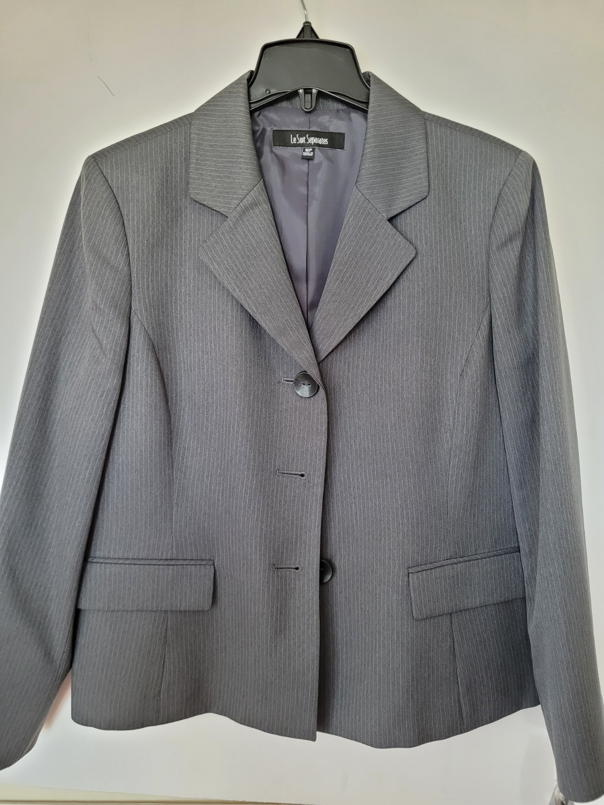 NEW 16P Le Suit Women\'s Gray 3 Button Pinstriped Suit Separate Jacket Blazer