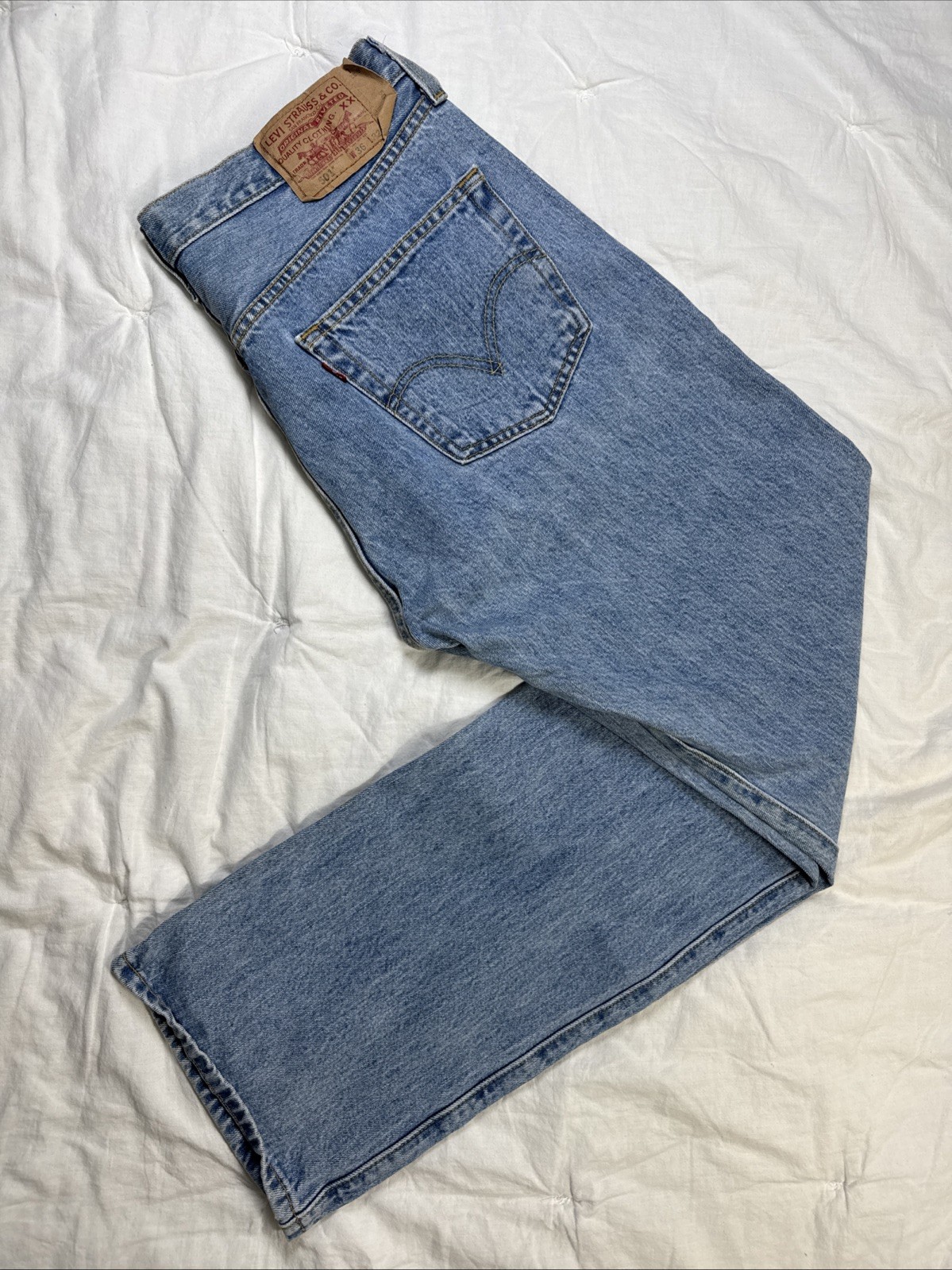 Vintage Levi\'s 501 Men\'s Straight Leg Button Fly Light Wash Jeans 36x32 Blue
