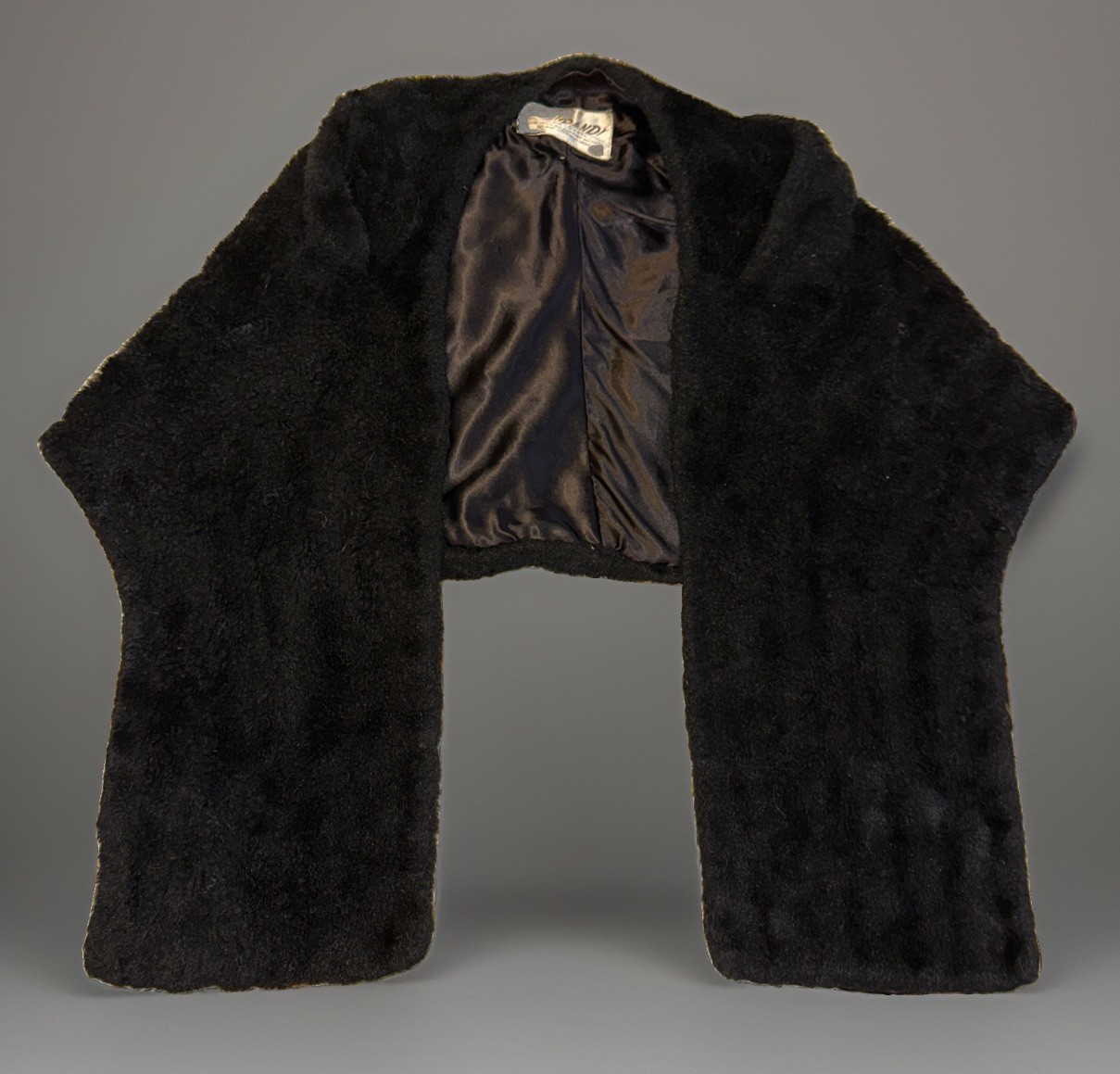 Vintage El Randi Black Genuine Fur Shawl Stole Hidden Pockets Satin Line #1014