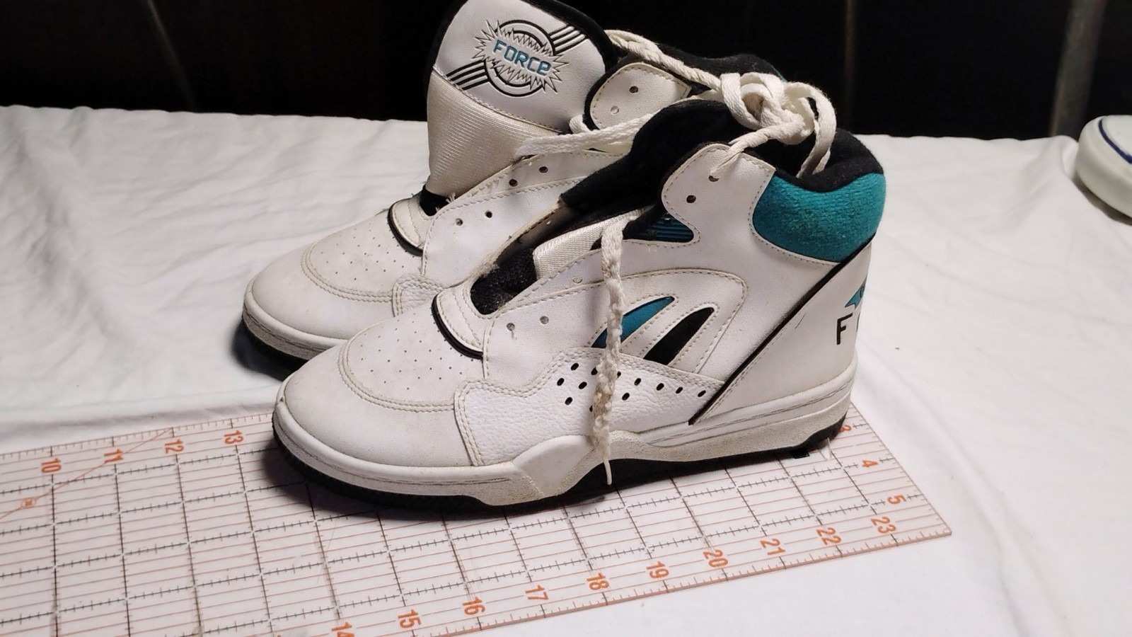 Vintage 1980s FORCE High-Top Basketball Shoes White Teal Men\'s 9 Deadstock