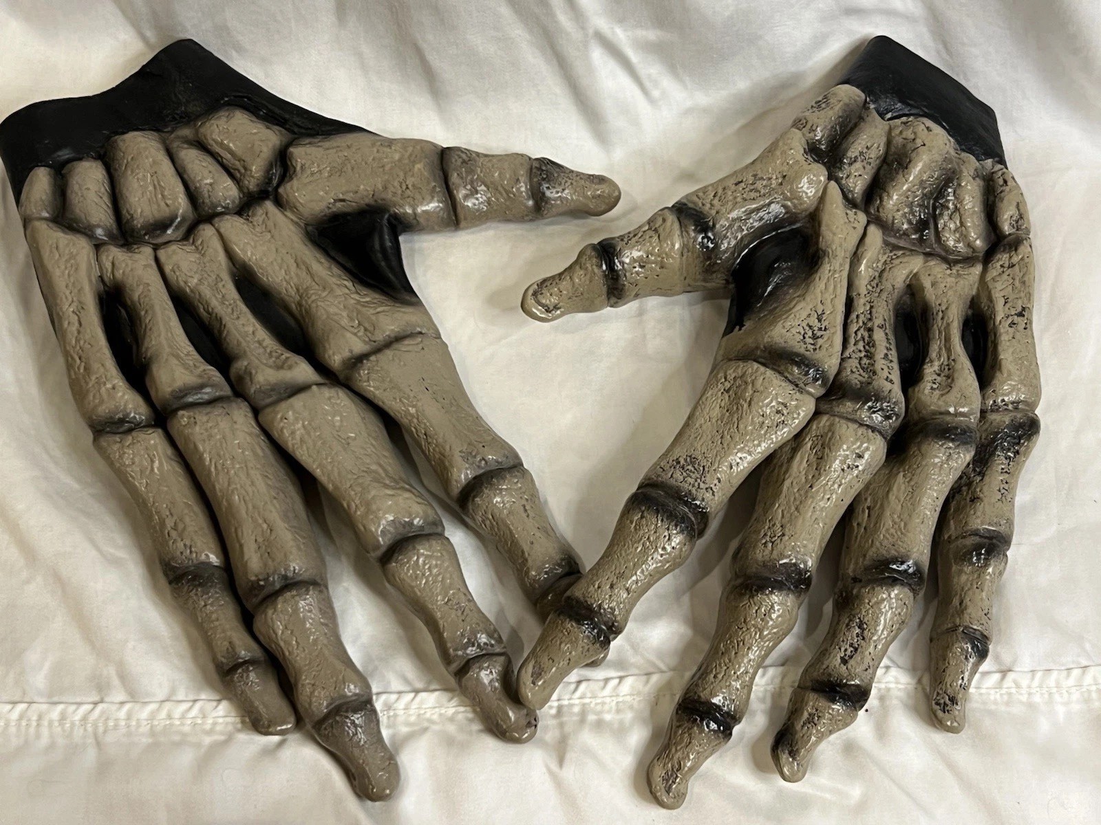 Ghoulish Productions LikeNew Large Latex Skeleton Hands Halloween Horror Cosplay