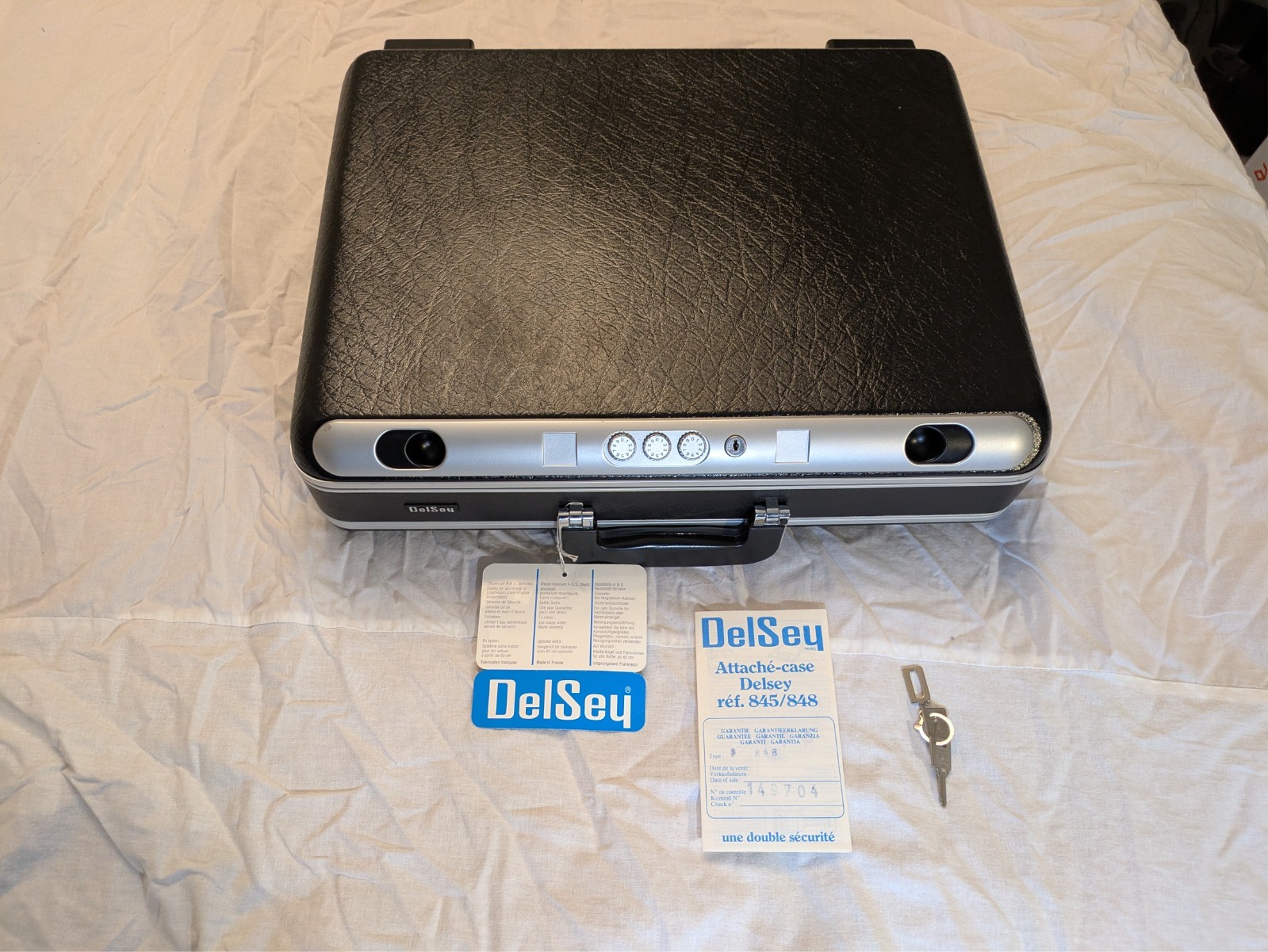 Vintage Delsey Paris Hard Shell Attache Case Briefcase Ref 848 Black NOS w/ Keys