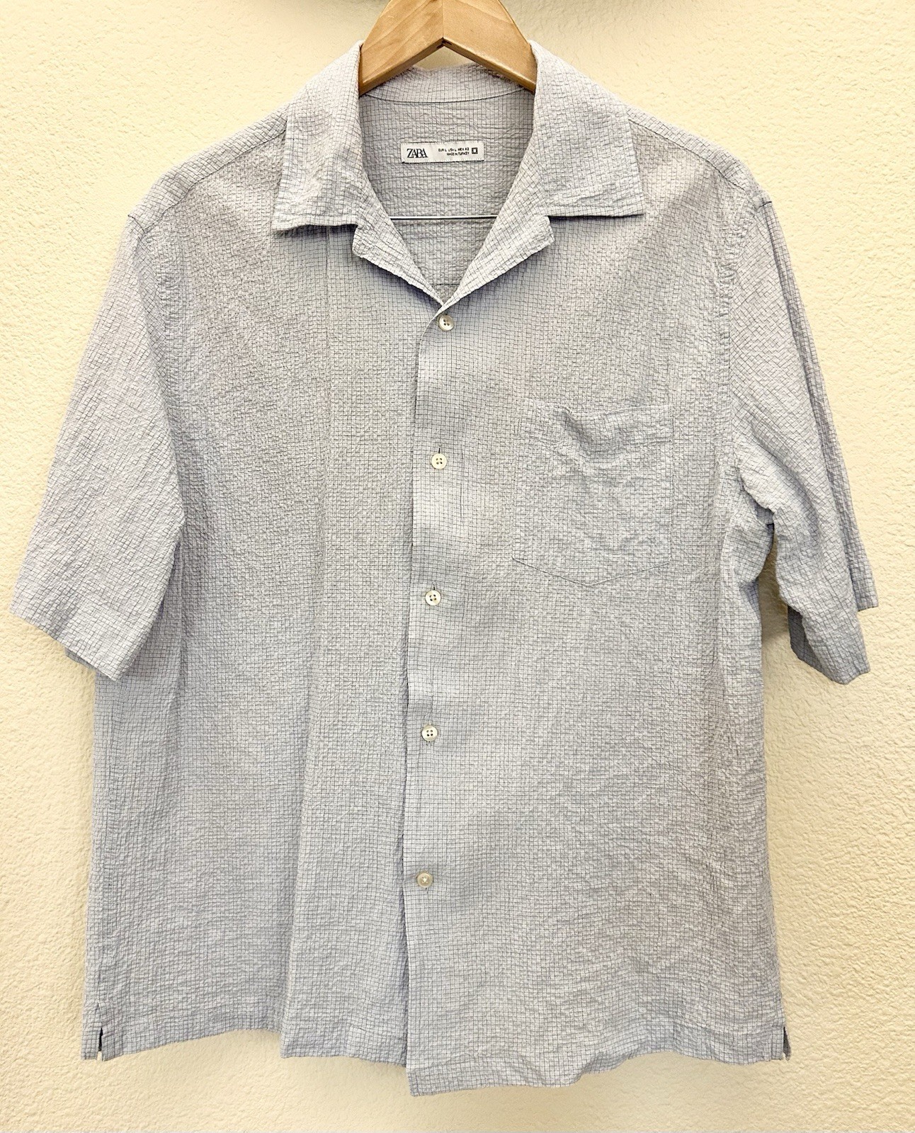 Zara Men\'s Size Large Textured Seersucker Short-Sleeve Camp Collar Shirt blue