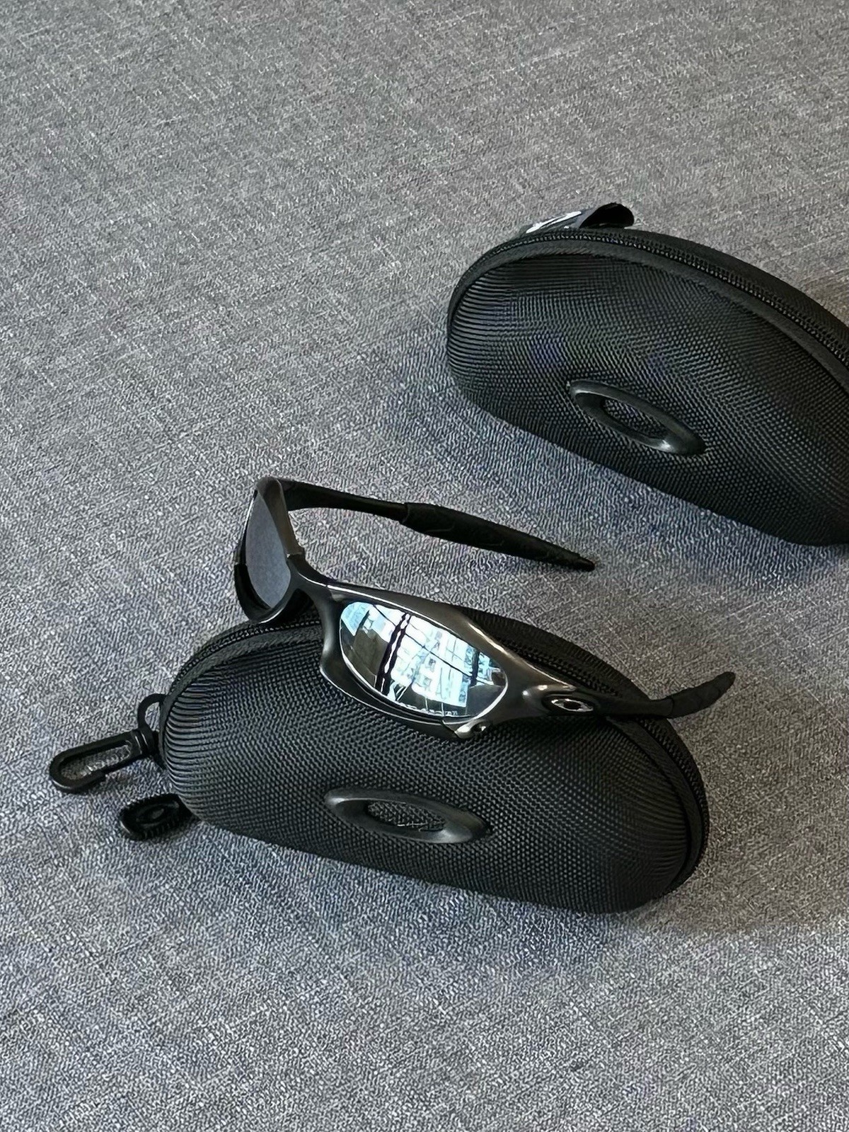 Vintage Oakley Splice Sunglasses: Polished Charcoal Frame, Smoky Silver Lenses