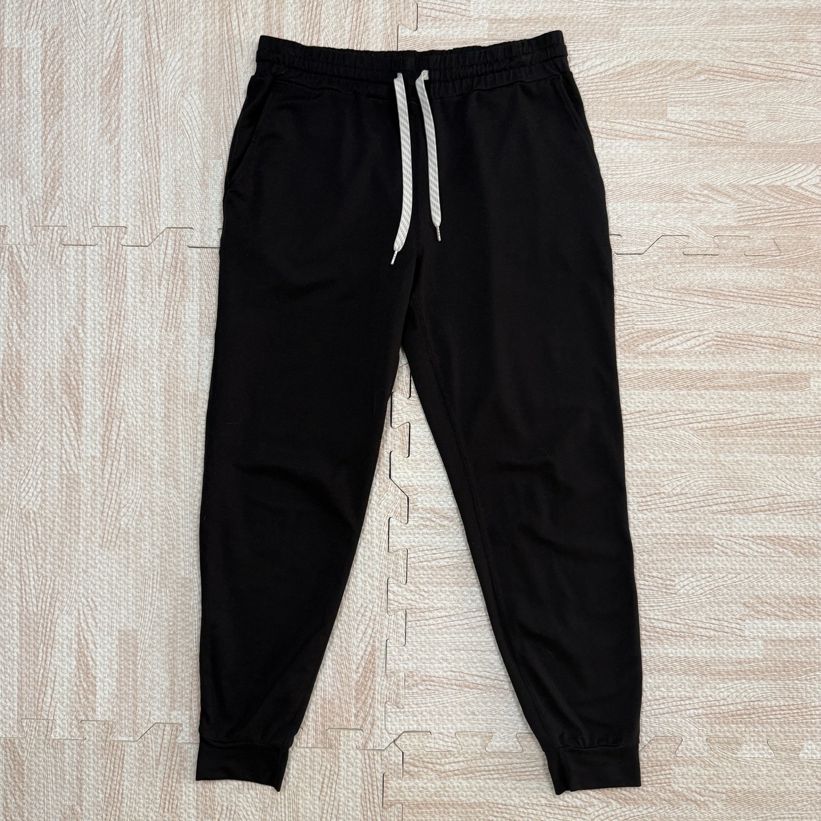 Vuori Women\'s Performance Joggers Sweatpants Athleisure Stretch Black Size *Med