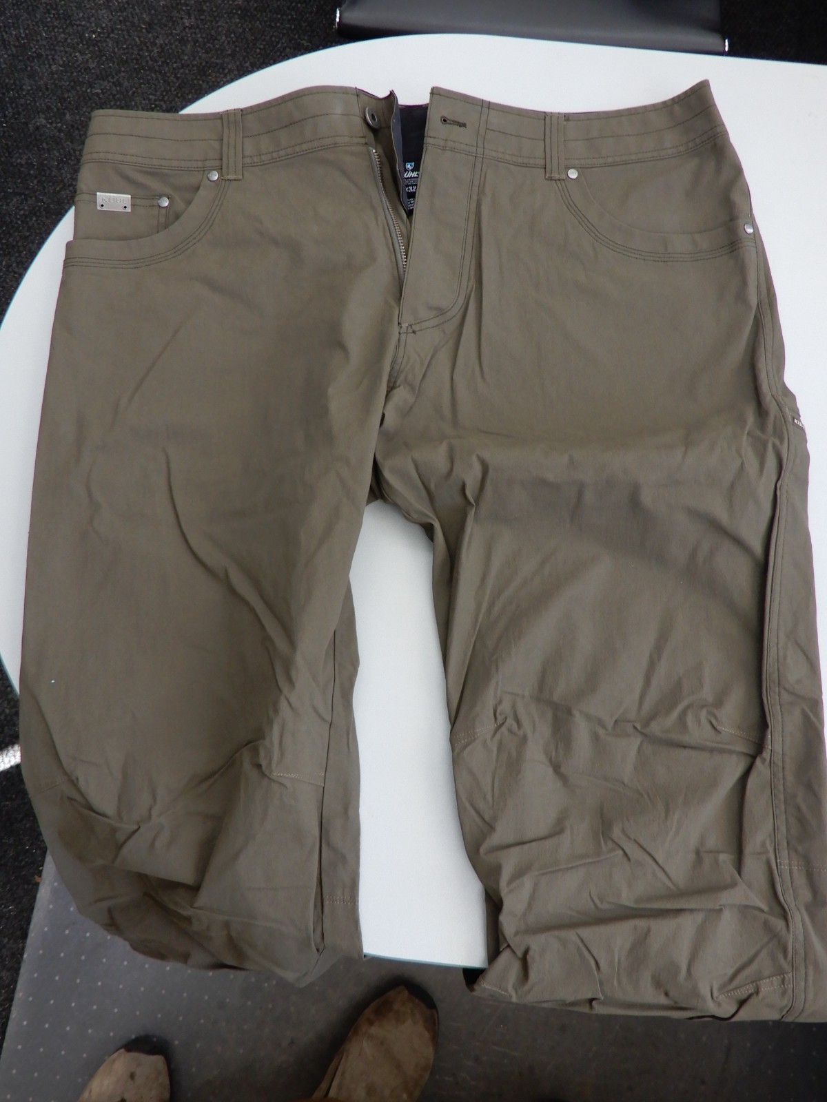 KÜHL Revolvr Men\'s Pants 40x32 Gunmetal Full Fit Stretch Hiking NWT