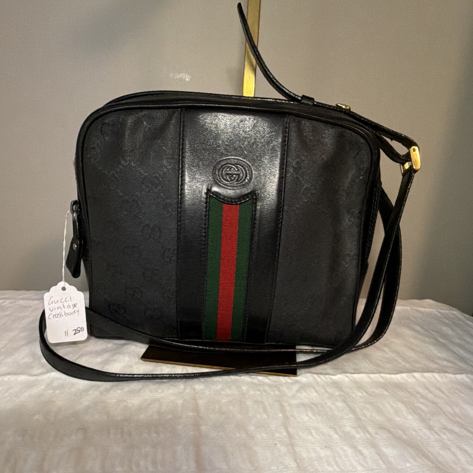 Gucci GG black leather crossbody bag green/red web stripe zip, gold hardware