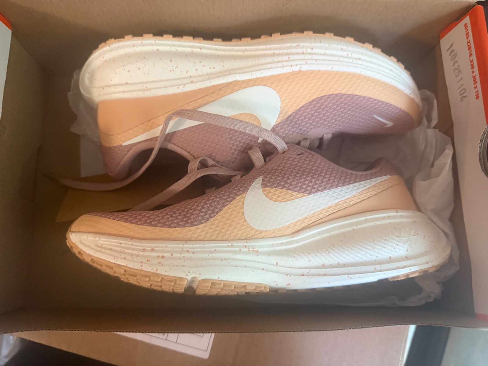 nike revolution 8 womens 6 size