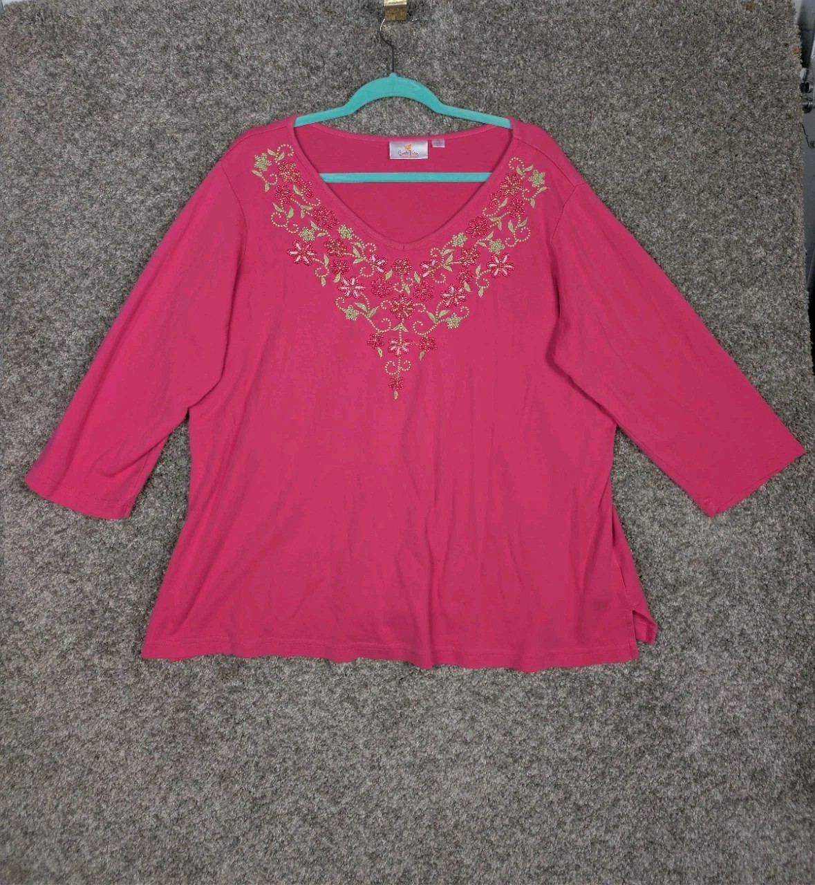 Quaker Factory Jeweled Shirt Womens Sz XL Pink Floral V Neck 3/4 Sleeve Pullover