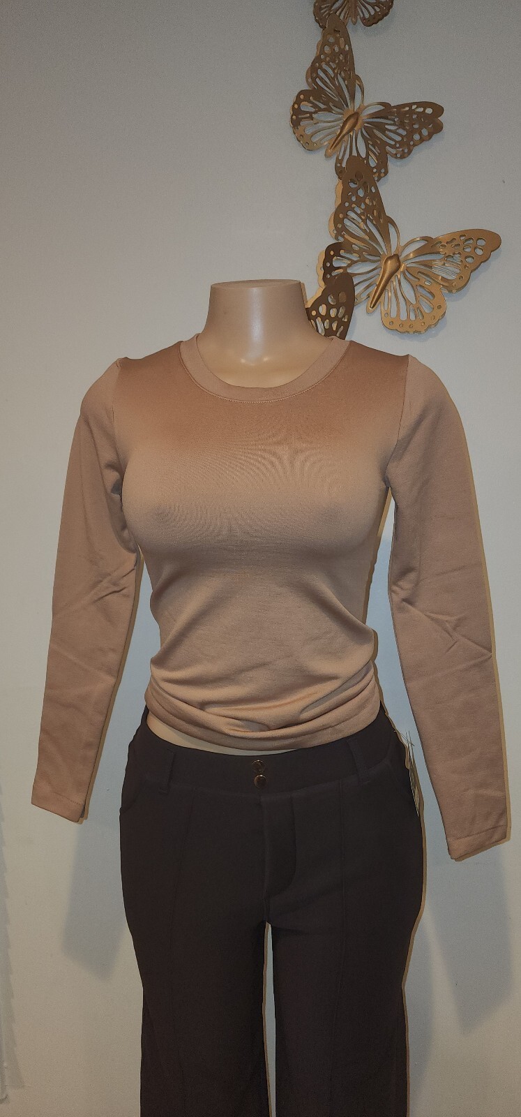 Women's Cozy Fleece-Lined Long Sleeve Top – Soft & Warm Beige.