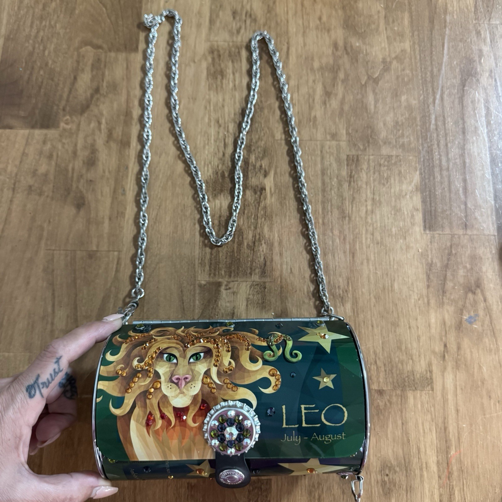 2008 Little Earth Zodiac Sign Leo Lion Cylinder Bottle Cap Closure Purse