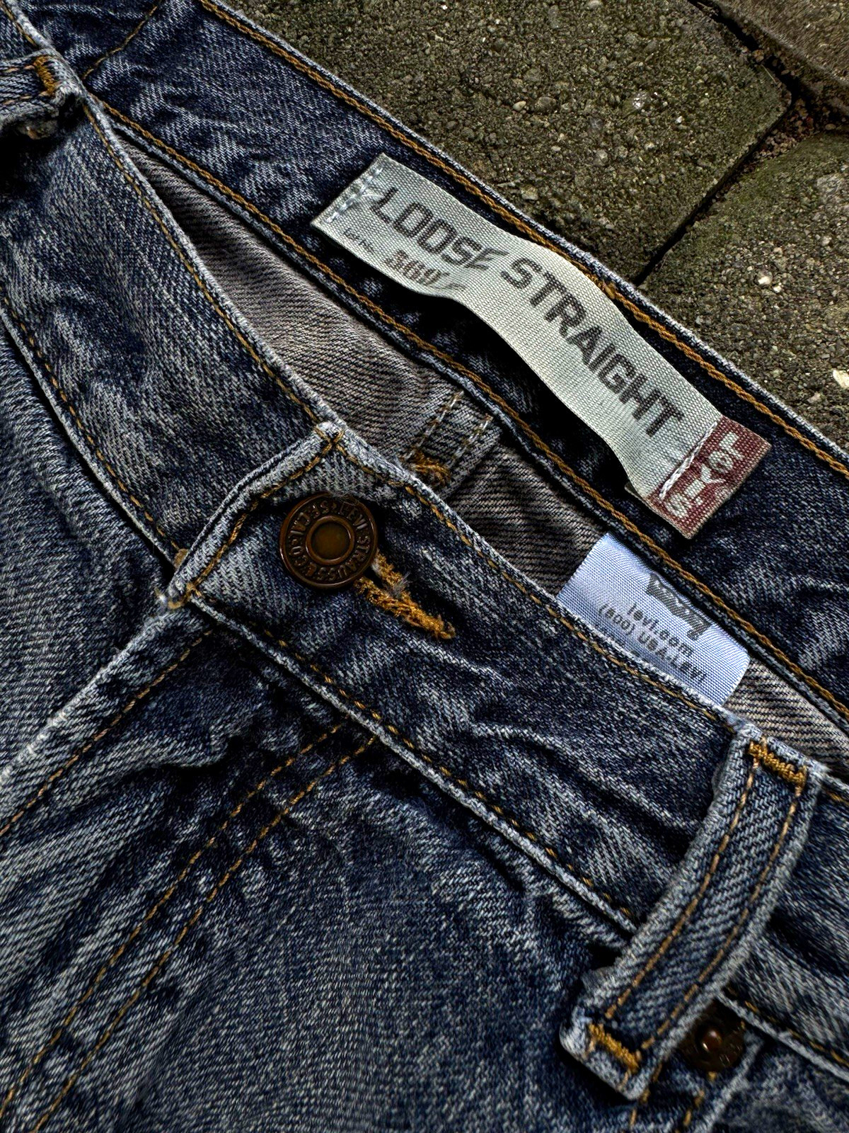 Vintage 2005 Levis 569 Men\'s Loose Straight Blue Denim Jeans 34x32 Medium Wash