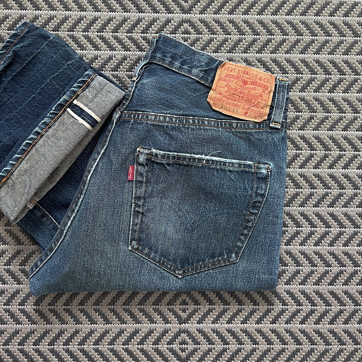VINTAGE LEVI\'S LVC 501xx MADE IN USA - TAG SIZE 31x34 SUPERB CONDITION