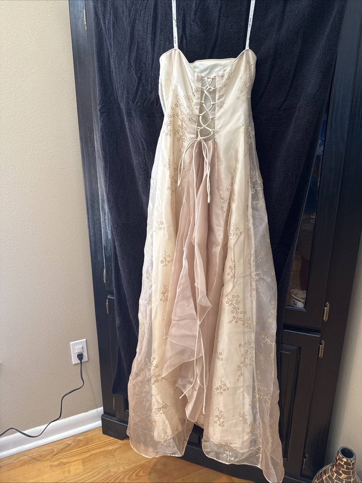 Zum zum gown  ZUM ZUM By Niki Livas Full Length Dress Cream Sparkle Embroidery ￼
