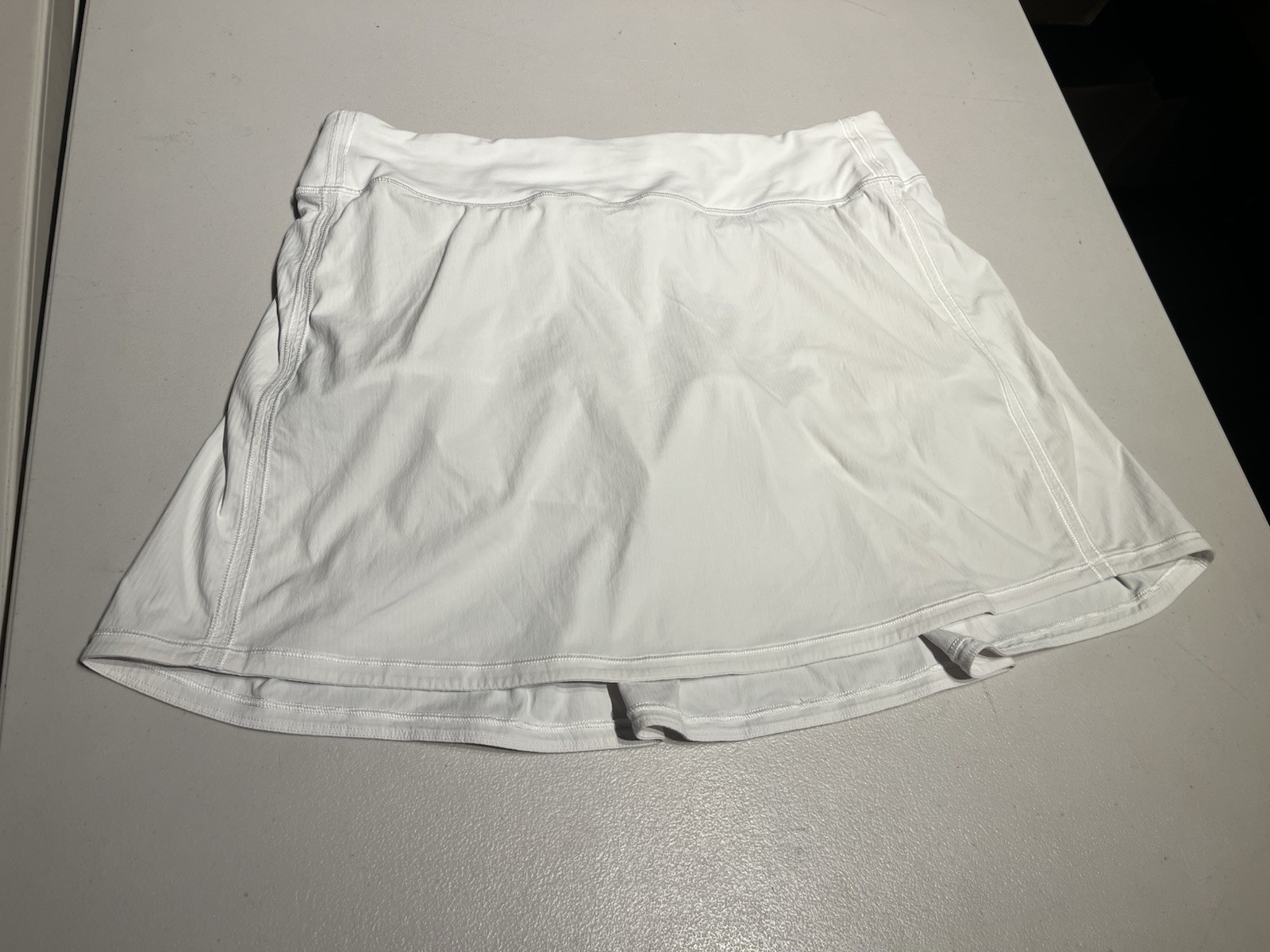 Lululemon Skort Women\'s 10 White Pace Rival Pleated Skirt Gym Yoga