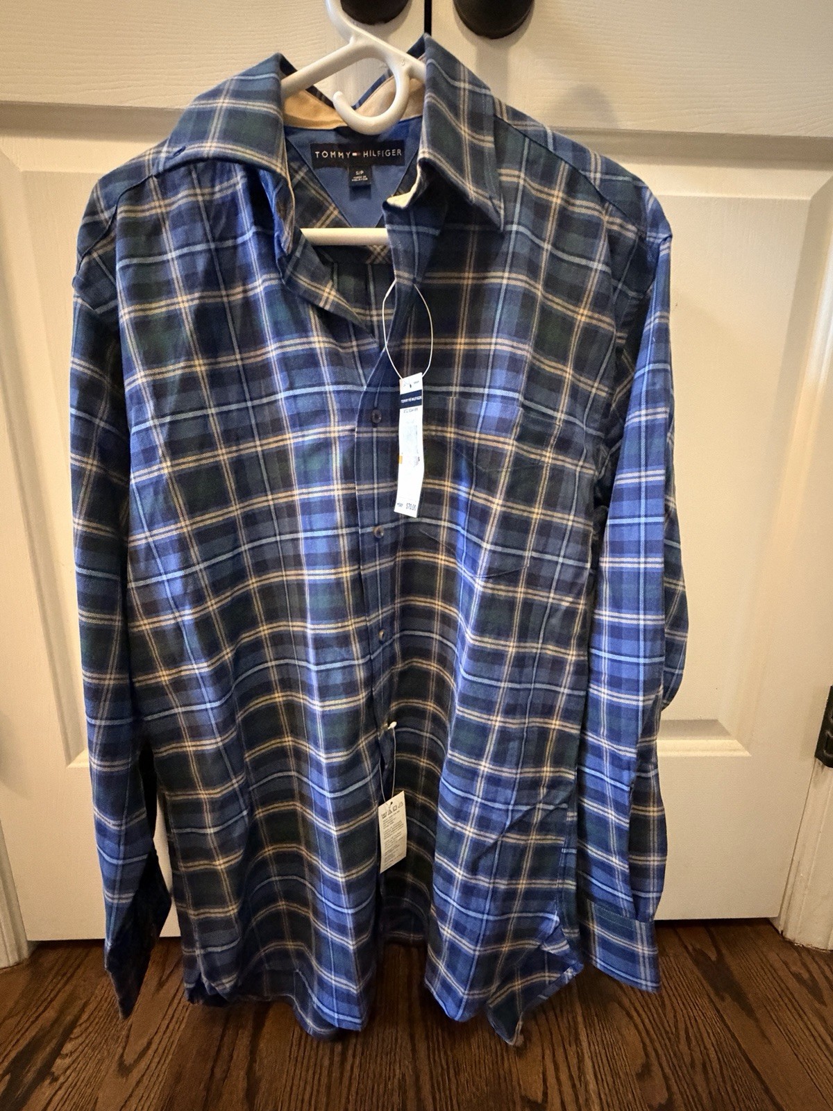 TOMMY HILFIGER MENS MEDIUM CLASSIC FIT SHIRT NEW