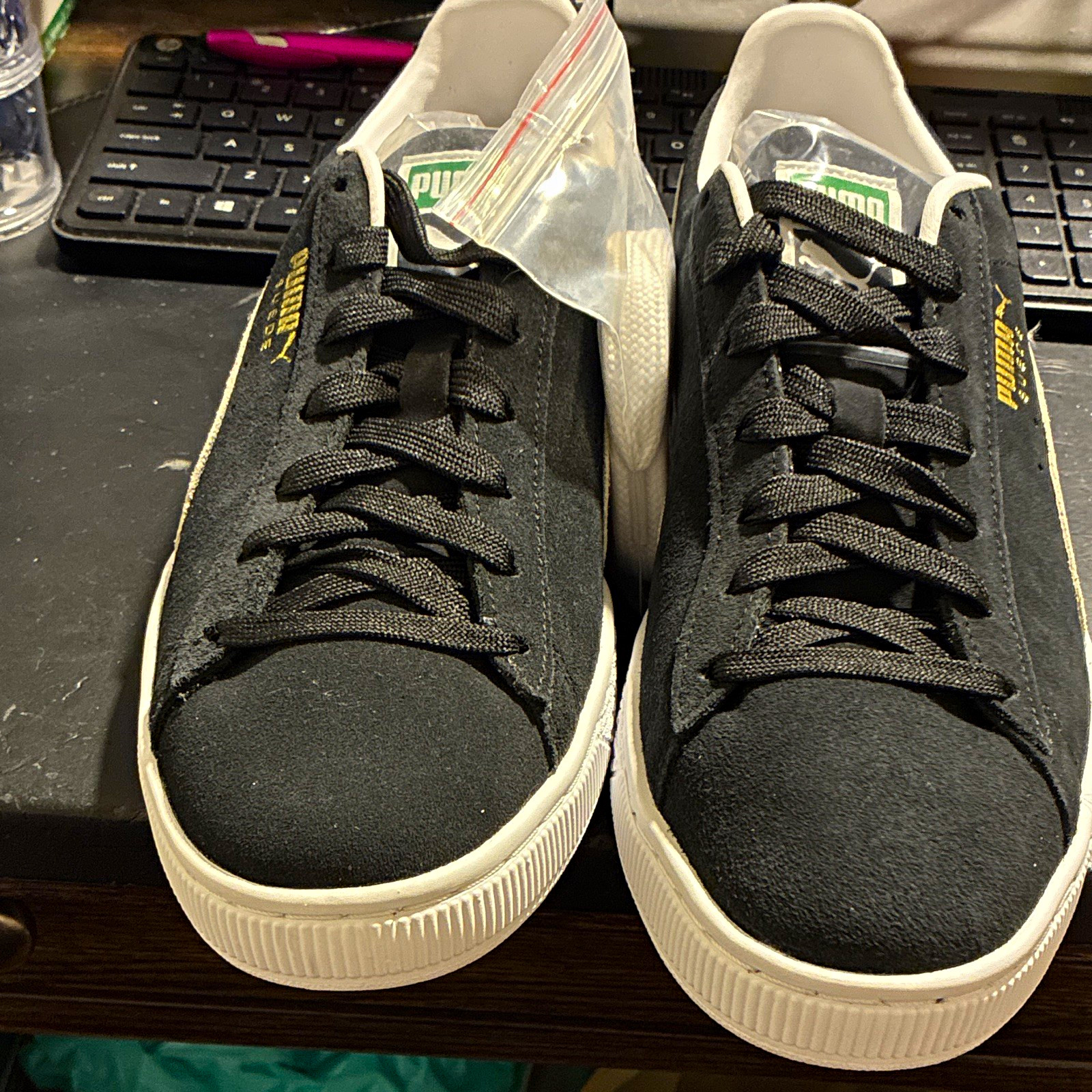 PUMA Suede Classic 21 Black/White Suede Low Top Lace Up Sneakers 374915-01